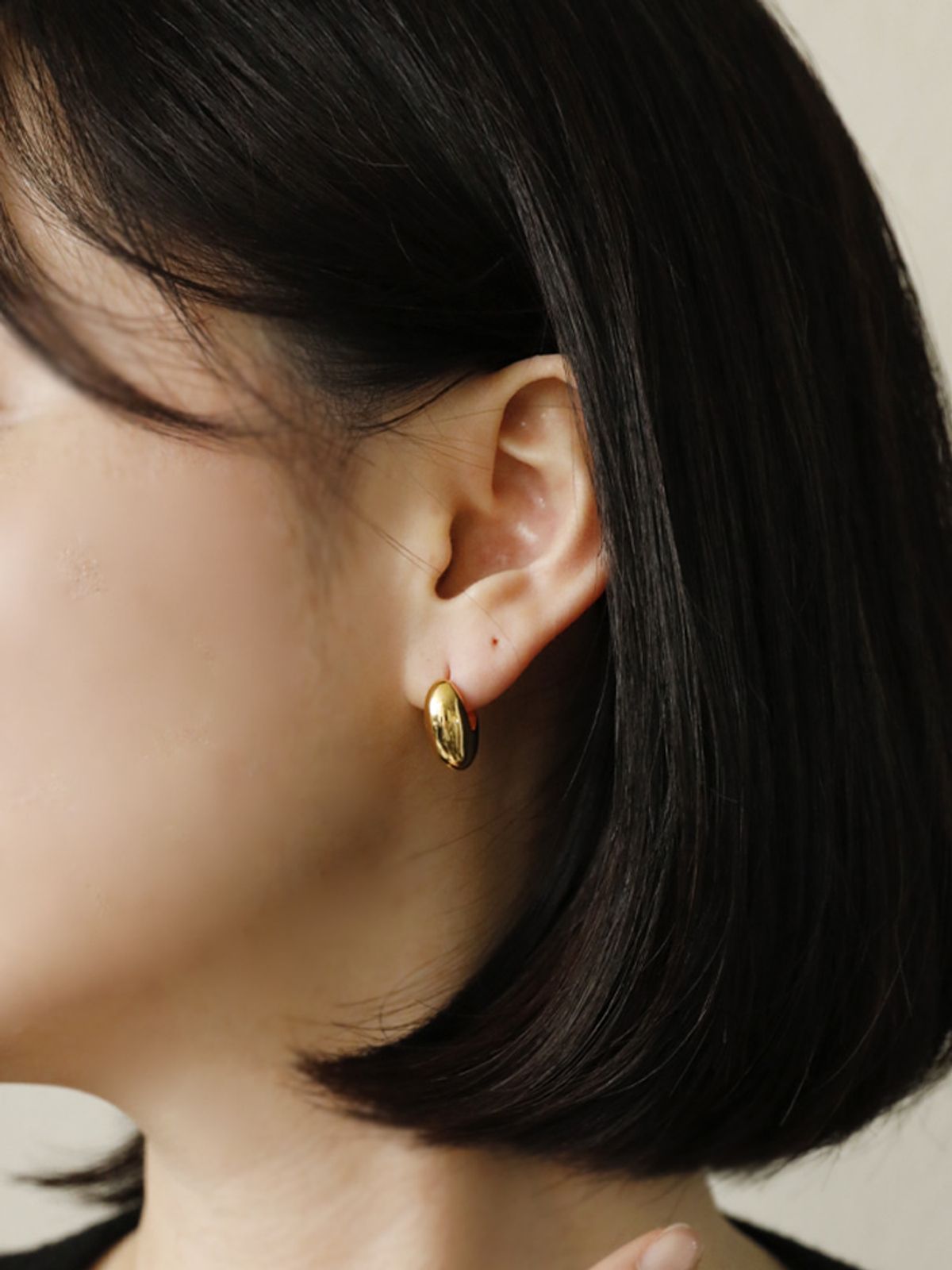 소수(SOSOO) Bell Bold Earring 벨 볼드 귀걸이