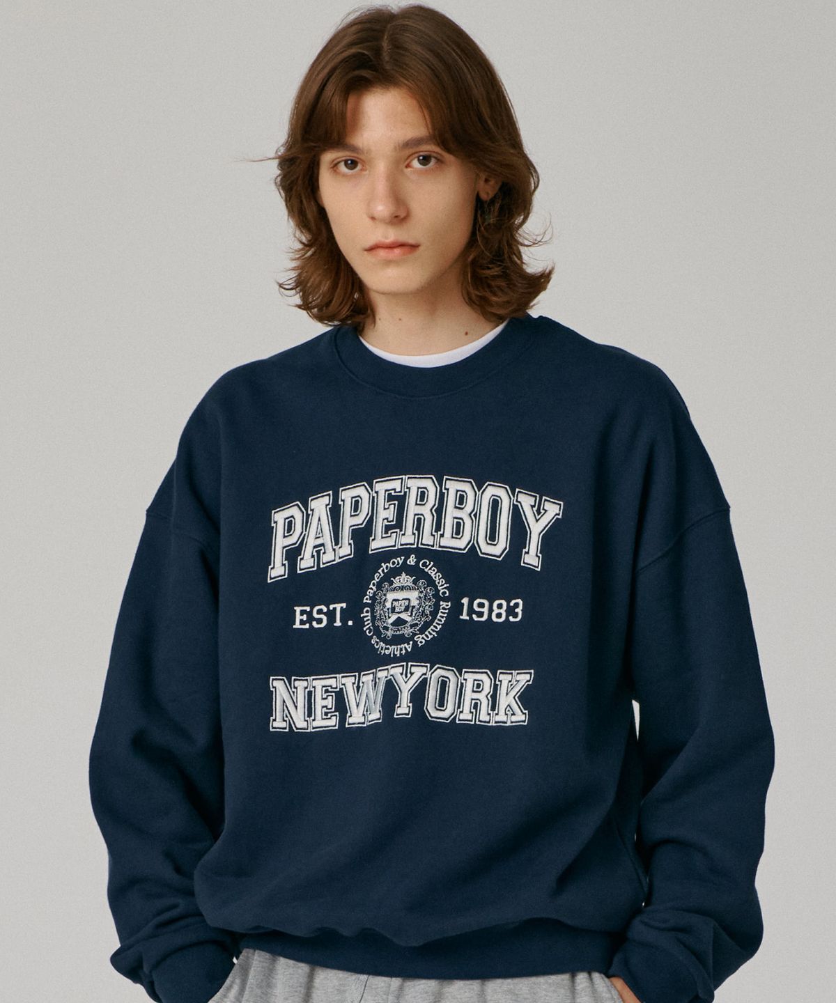 페이퍼보이(PAPERBOY) 뉴욕 아치 스웨트셔츠-네이비