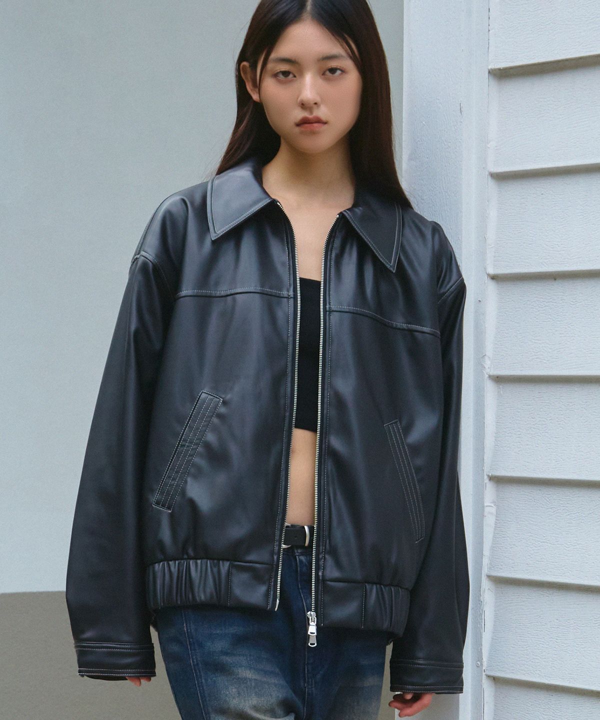팔렛(FALLETT) 탑스티치 비건레더 패디드 블루종 블랙