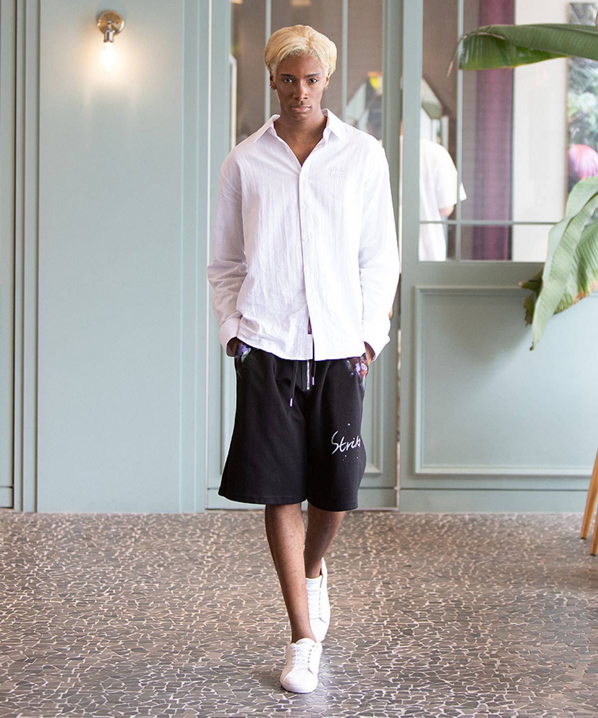 스트라이크(STRIKE) Zipper Cotton Wash Relaxed Shorts (BLACK)