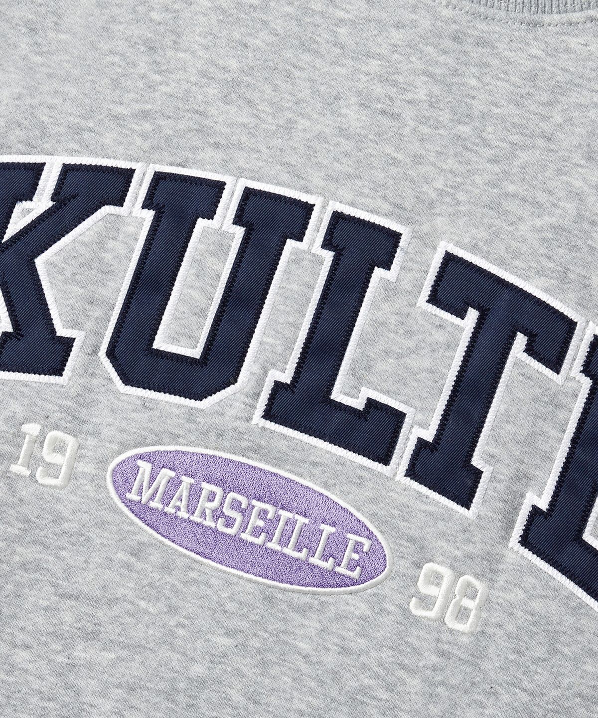 쿨트(KULTE) 트윌 아치 로고 크루넥 M.GREY