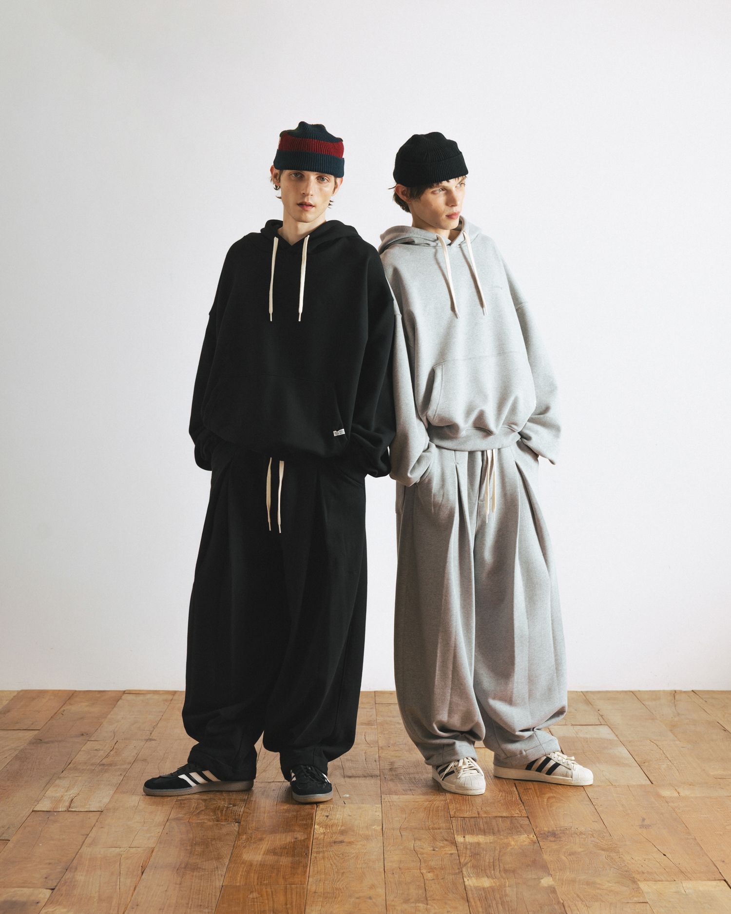 MUSINSA公式 | ANGLAN Valley Tuck Sweat Balloon Set up - Black