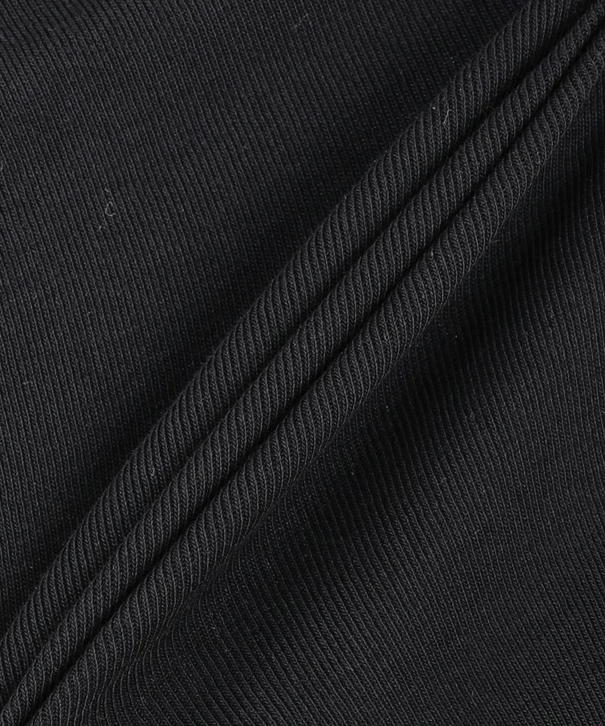 꾸레쥬(COURREGES) 크롭 어시메트릭 콘트라스트 롱슬리브 탑 - 블랙 / 223JTO174JS00709901