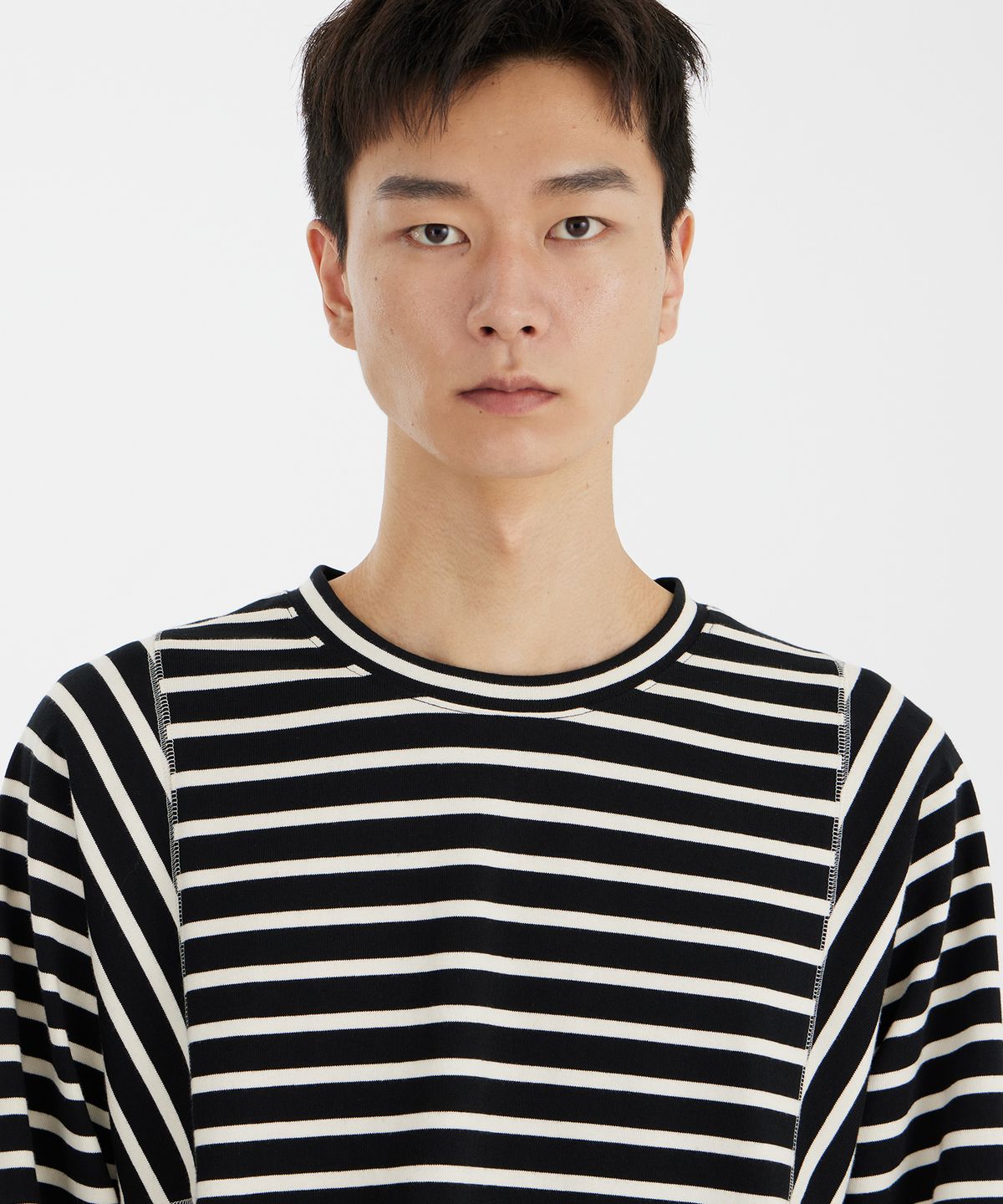유스(YOUTH) Structured T-shirts - Black