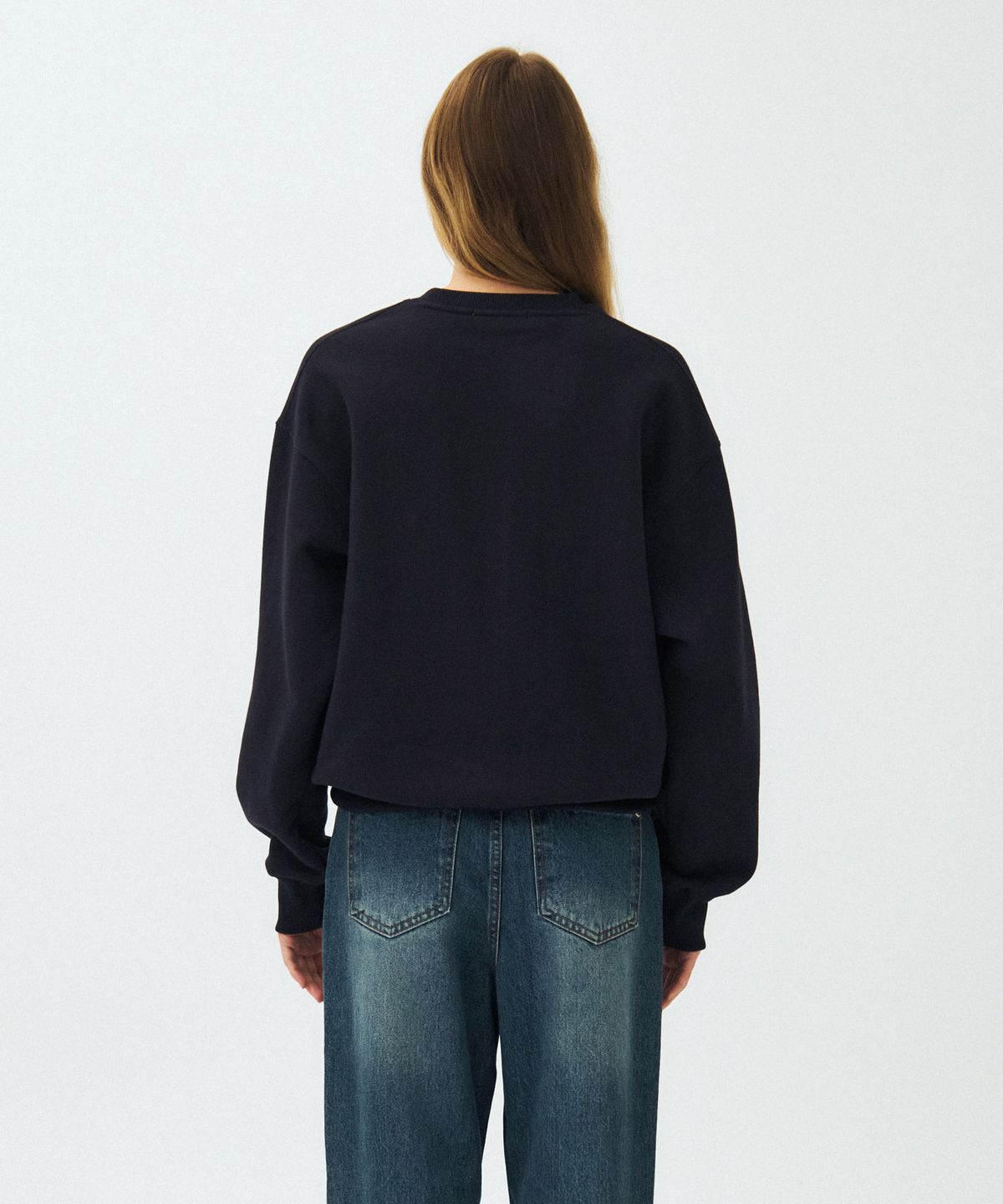 마이스(MAIS) MAIS BOUCLE LOGO SWEAT SHIRT / NAVY