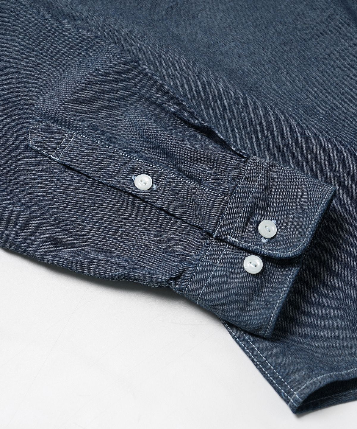 프리즘웍스(FRIZMWORKS) CIGARETTE POCKET CHAMBRAY SHIRT _ INDIGO