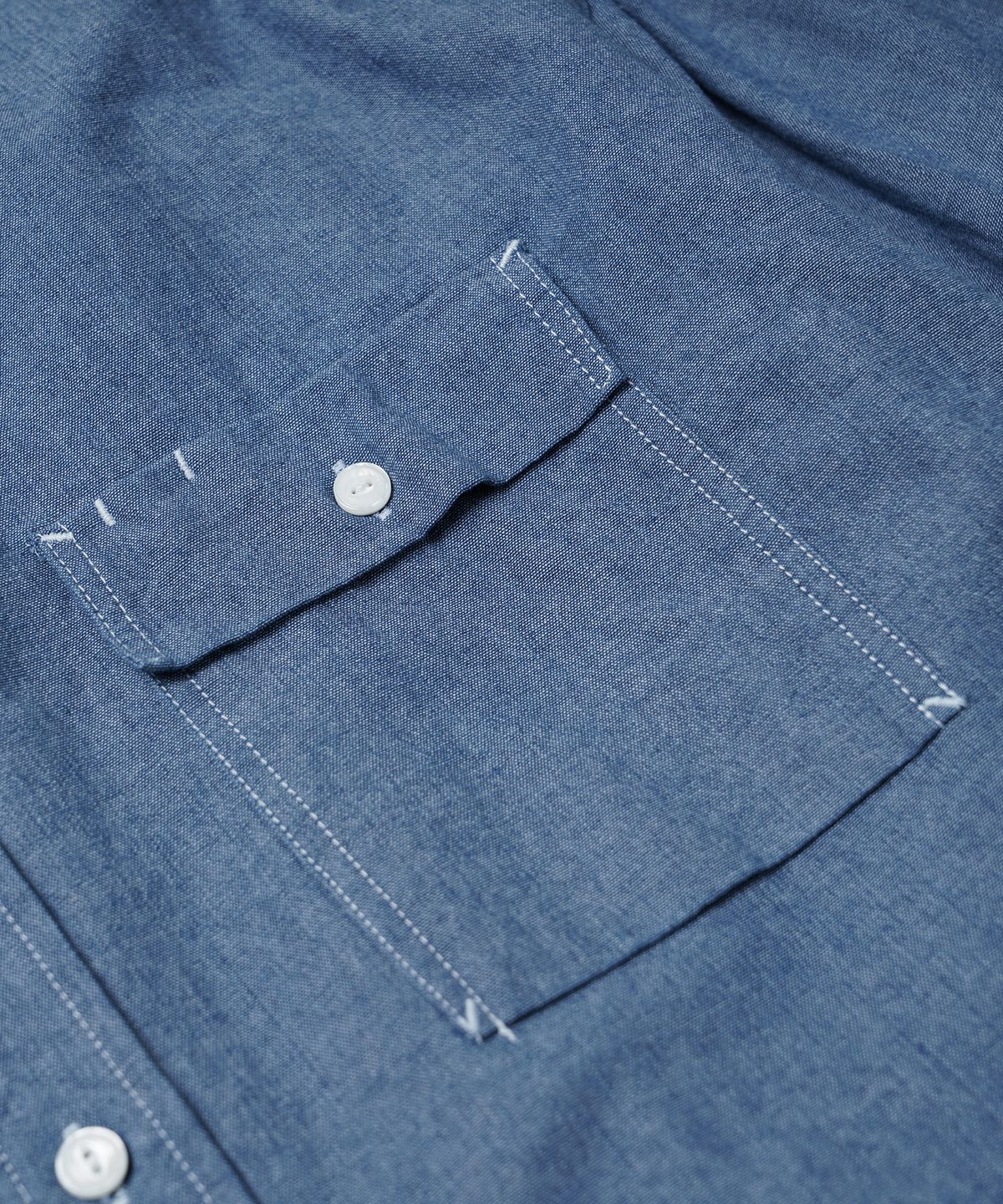프리즘웍스(FRIZMWORKS) CIGARETTE POCKET CHAMBRAY SHIRT _ BLUE