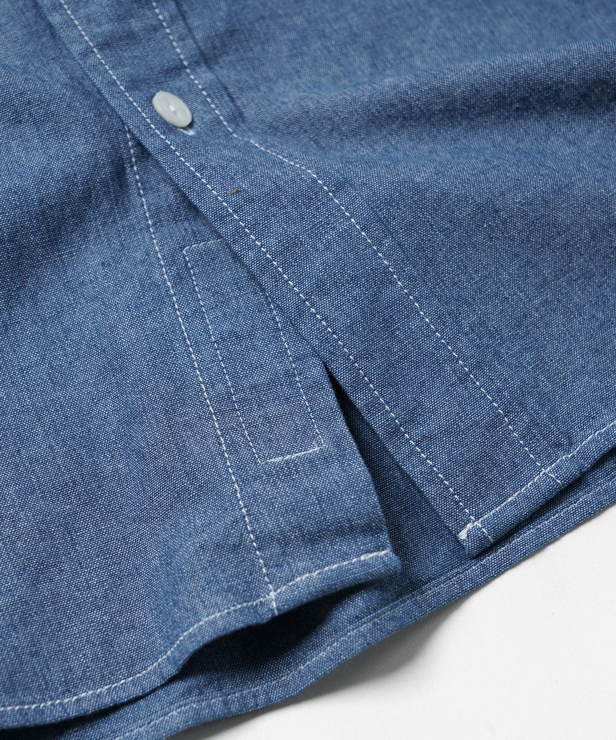 프리즘웍스(FRIZMWORKS) CIGARETTE POCKET CHAMBRAY SHIRT _ BLUE