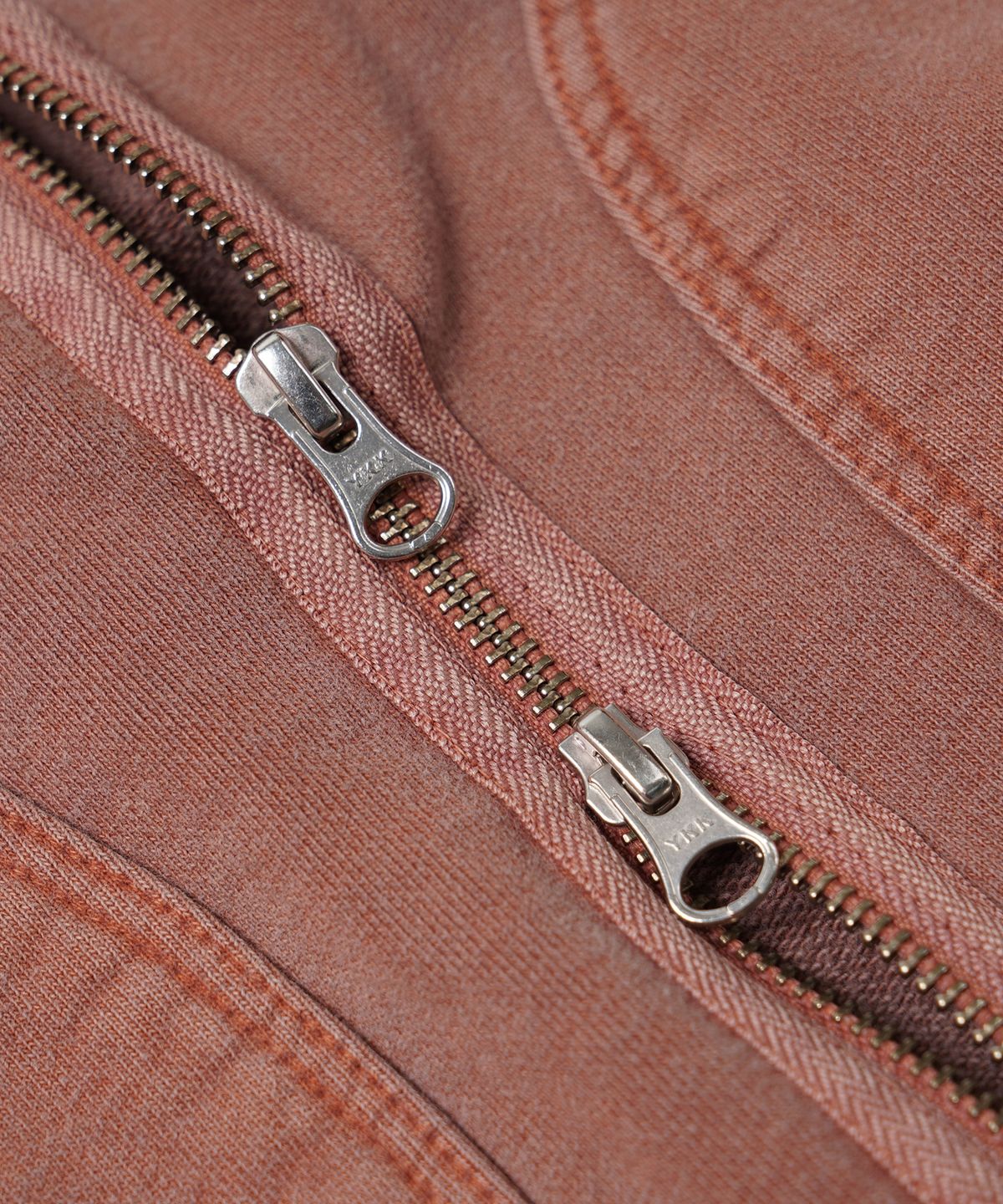 프리즘웍스(FRIZMWORKS) OG PIGMENT DYEING HOOD ZIPUP PARKA _ BRICK