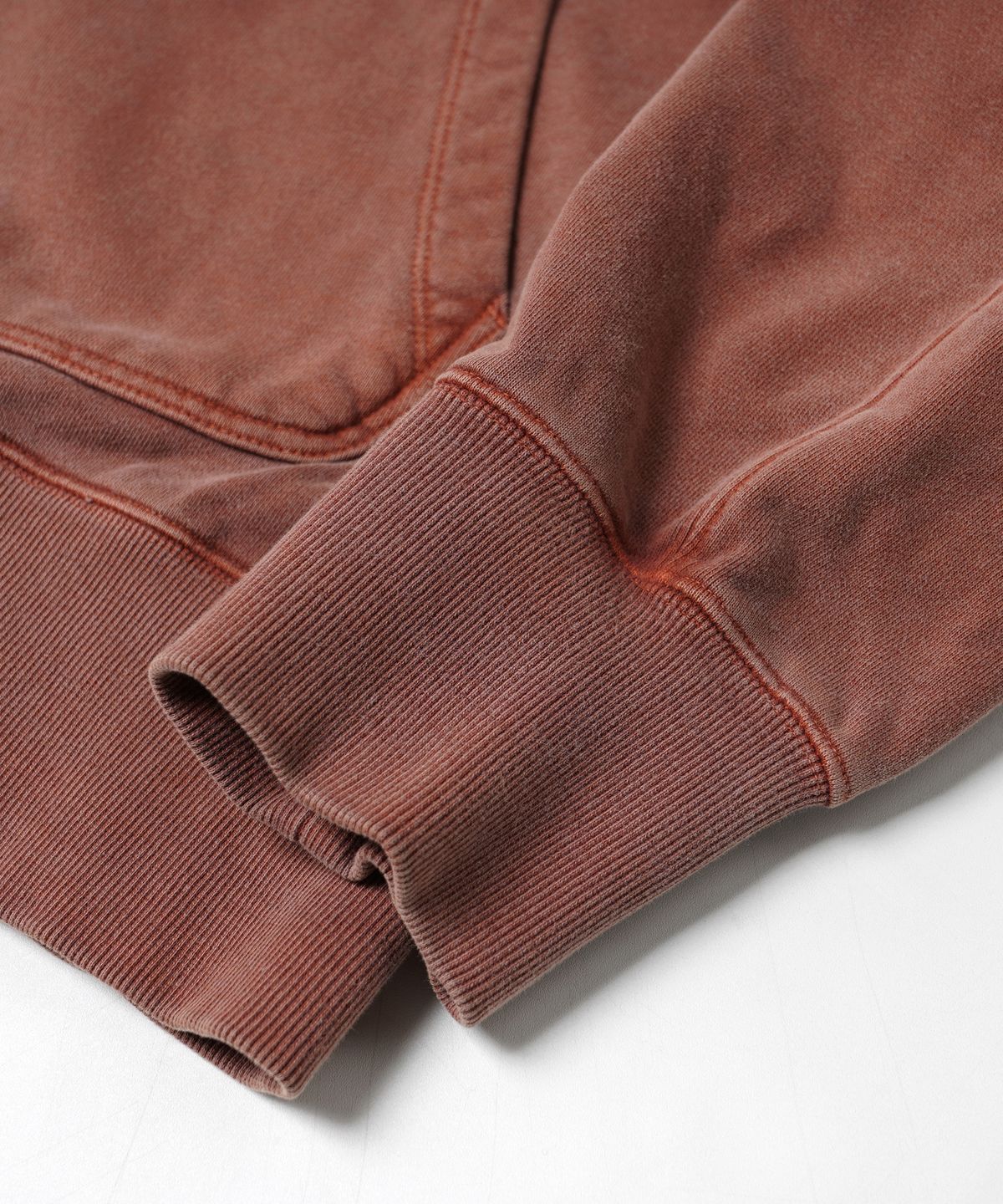 프리즘웍스(FRIZMWORKS) OG PIGMENT DYEING HOOD ZIPUP PARKA _ BRICK
