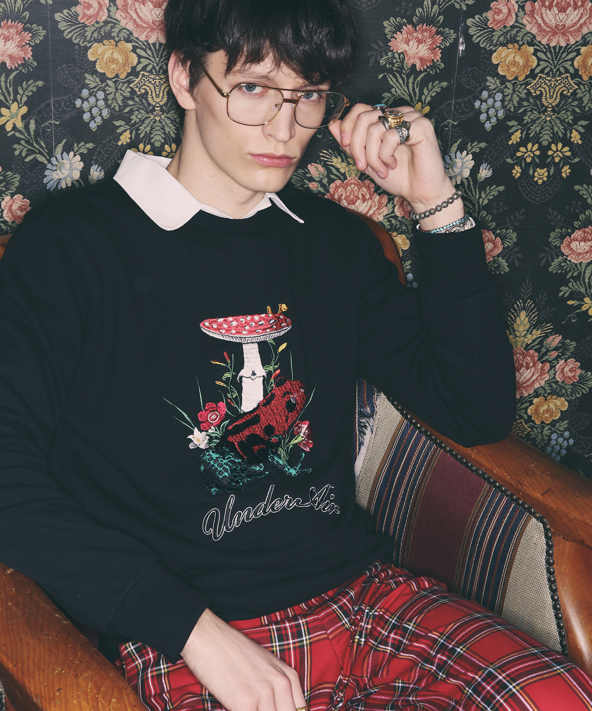 언더에어(UNDERAIR) Frog Star Sweat Shirt - Black