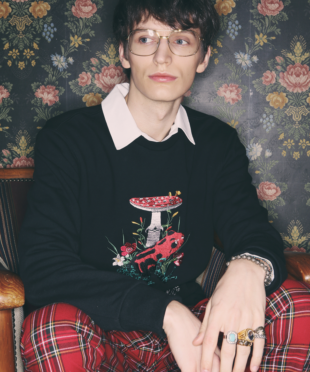 언더에어(UNDERAIR) Frog Star Sweat Shirt - Black