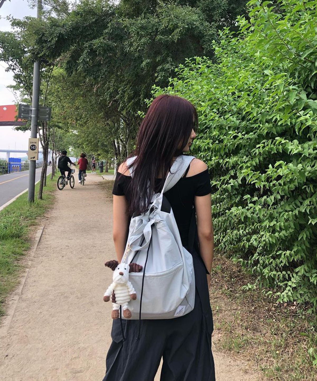 아이띵소(ITHINKSO) STRING BUCKET BACKPACK 스트링 버킷 백팩