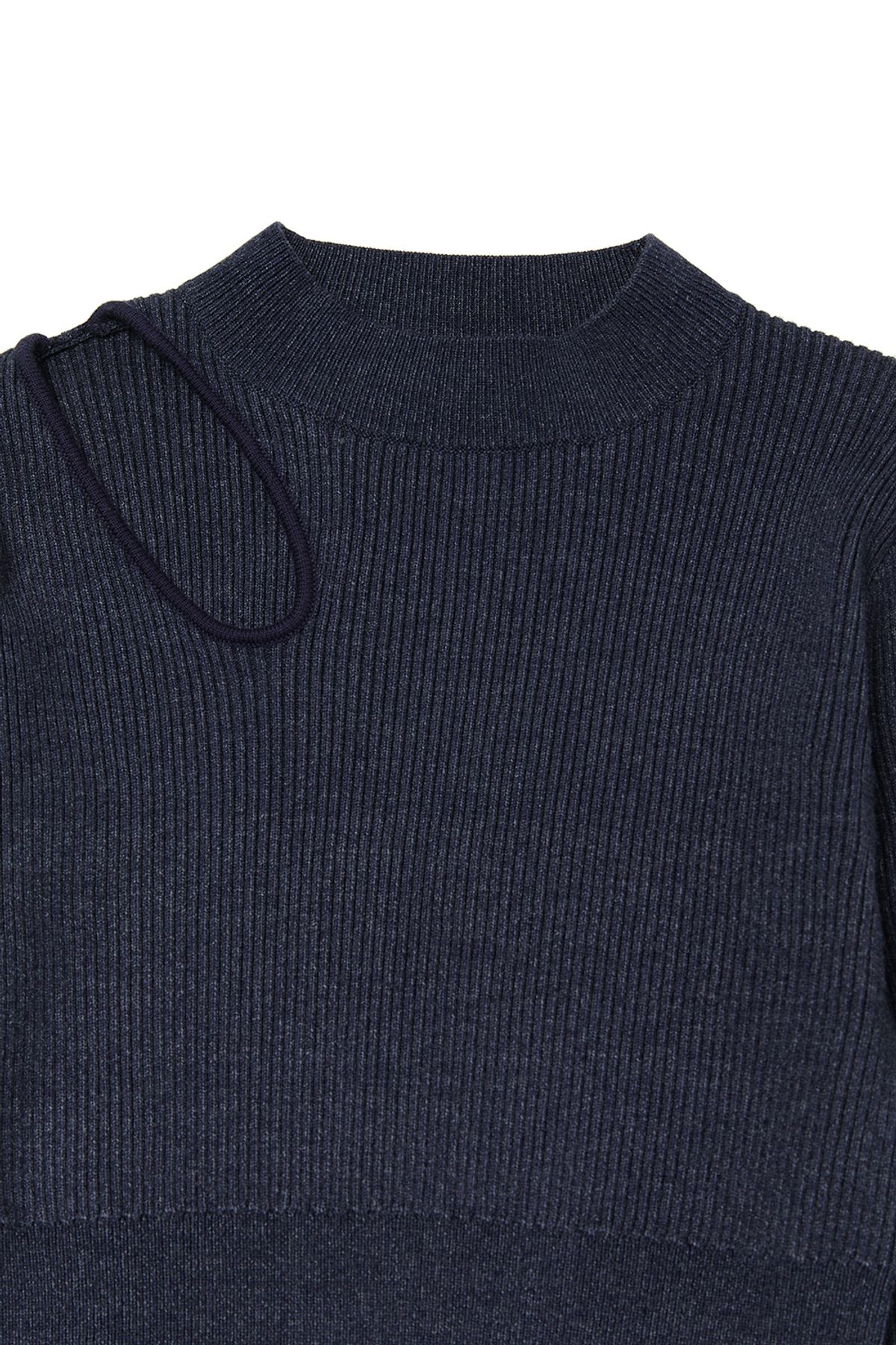 커렌트(CURRENT) CUT OUT DETAIL KNIT TOP [NAVY]