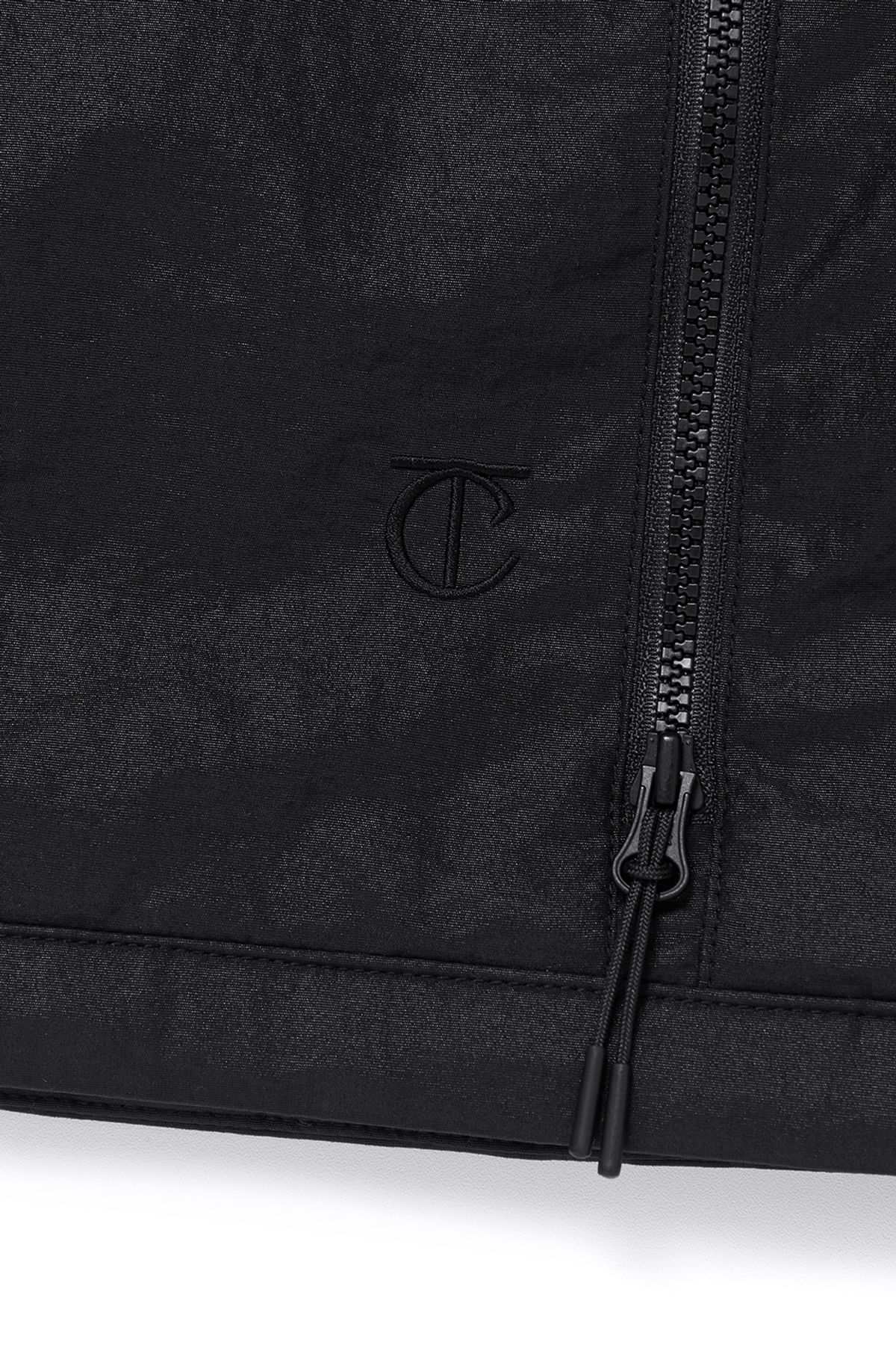 커렌트(CURRENT) GLOSSY HOODED JUMPER [BLACK]