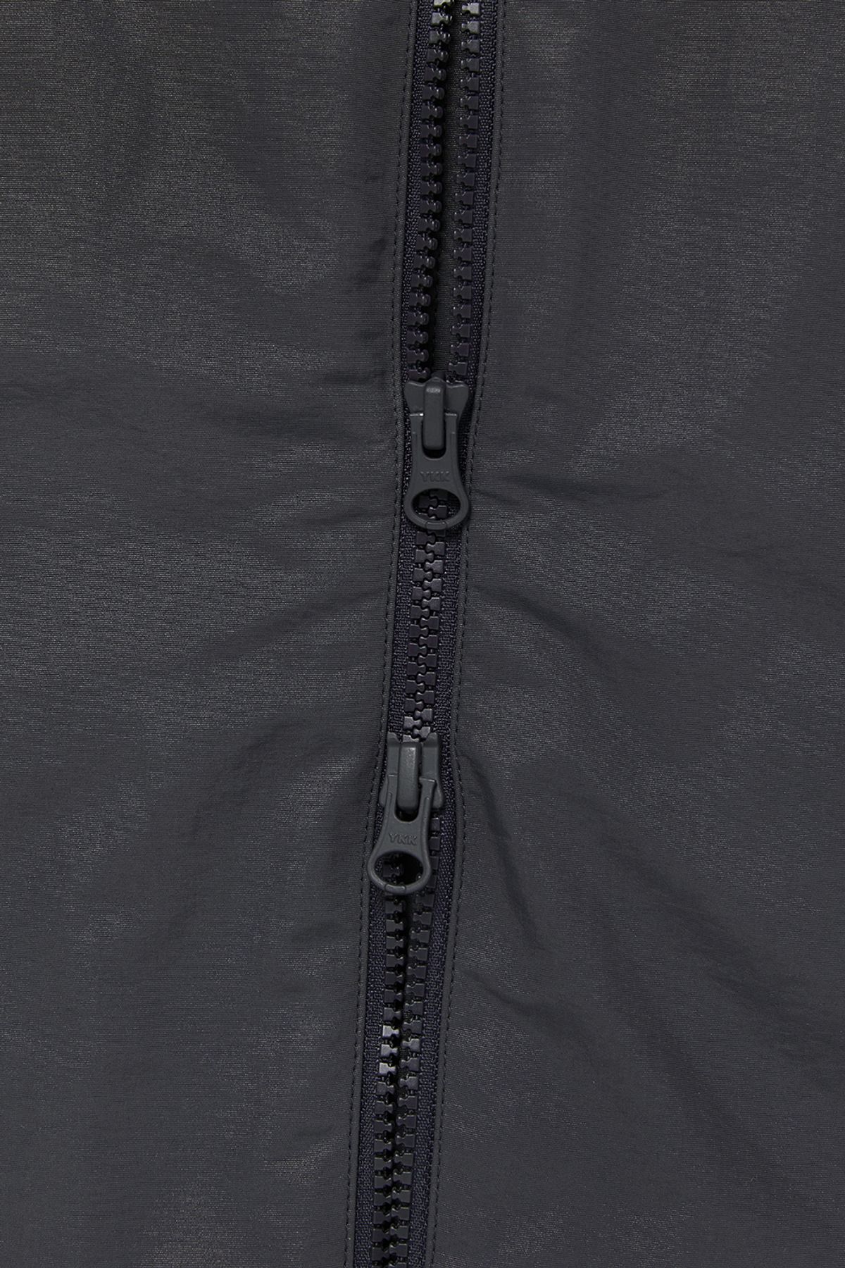 커렌트(CURRENT) GLOSSY HOODED JUMPER [CHARCOAL]