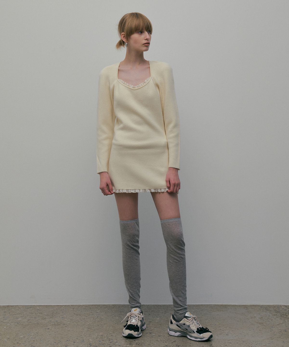 오버듀플레어(OVERDUEFLAIR) LACE TRIMMING KNIT OPS_CREAM BUTTER