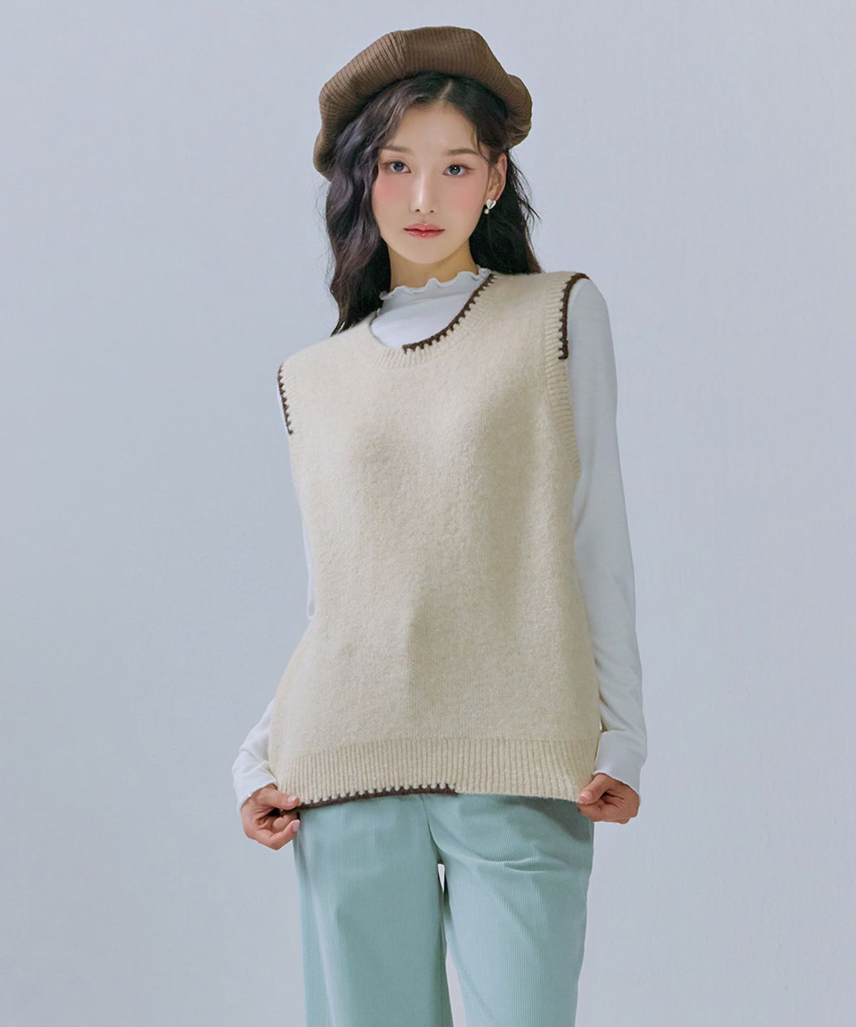 체이스컬트(CHASECULT) 여성 배색 스티치 베스트-CFRG7372C05