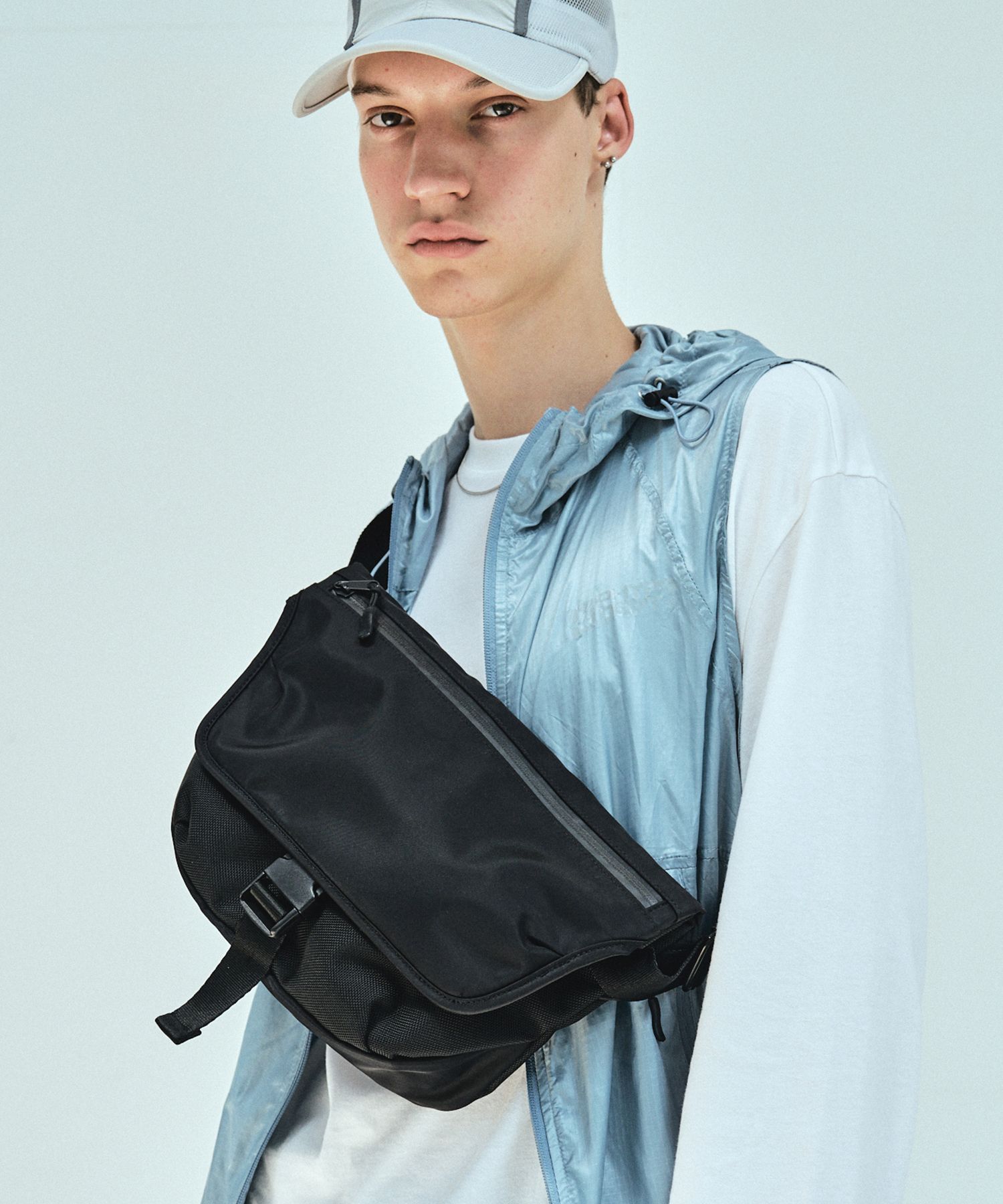 MUSINSA | MONOFOLD KAI Travel Sling Bag