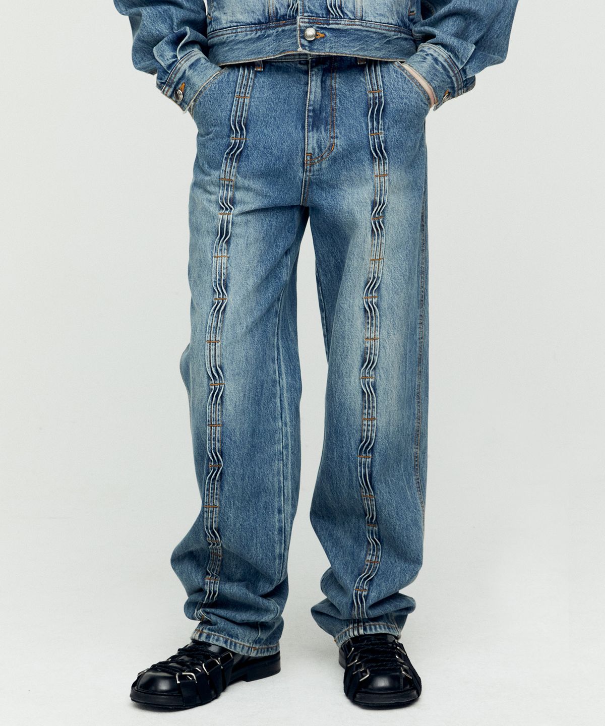 앤더슨벨(ADSB ANDERSSON BELL) 웨이브 와이드 레그 진 apa682m(WASHED BLUE)