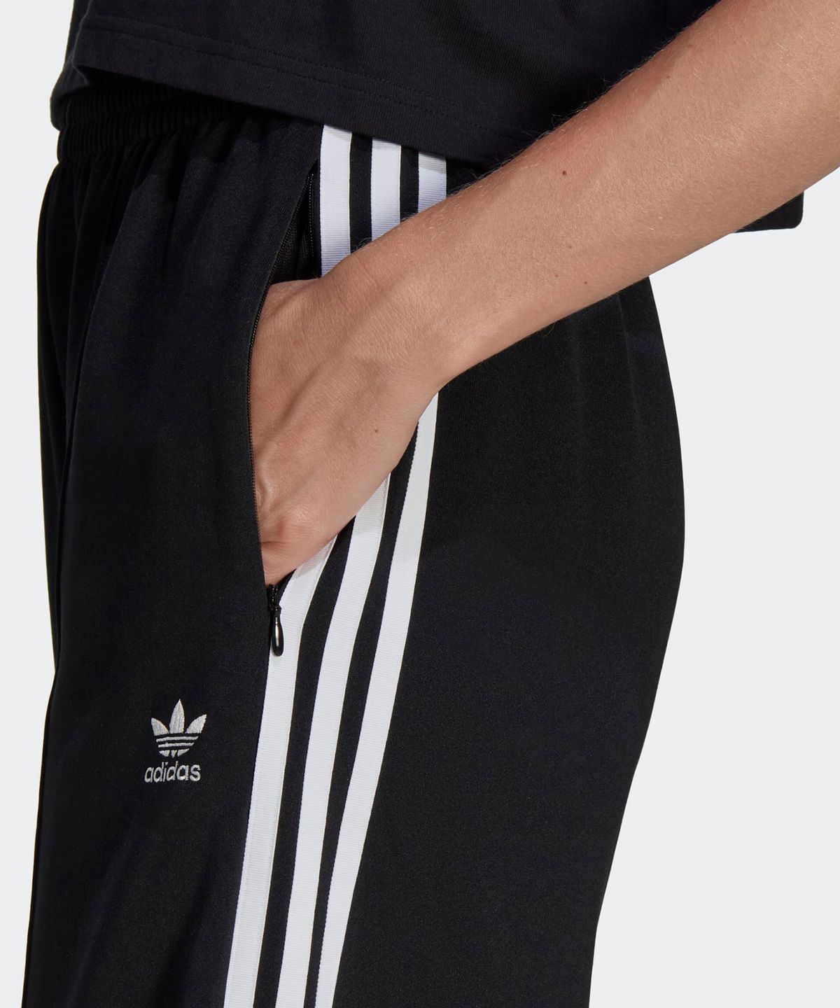 아디다스(ADIDAS) 와이드 레그 팬츠 W - 블랙 / IB5911