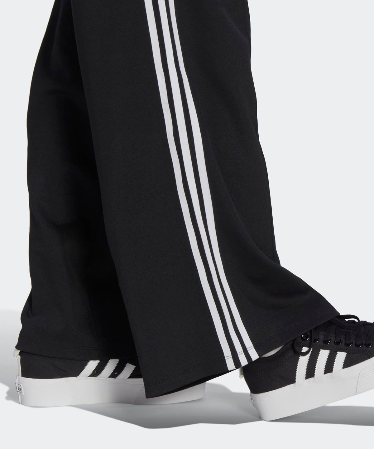아디다스(ADIDAS) 와이드 레그 팬츠 W - 블랙 / IB5911
