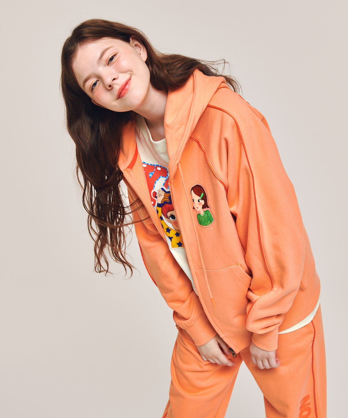 육심원(YOUK SHIM WON) 파이핑배색후드집업 F 리아