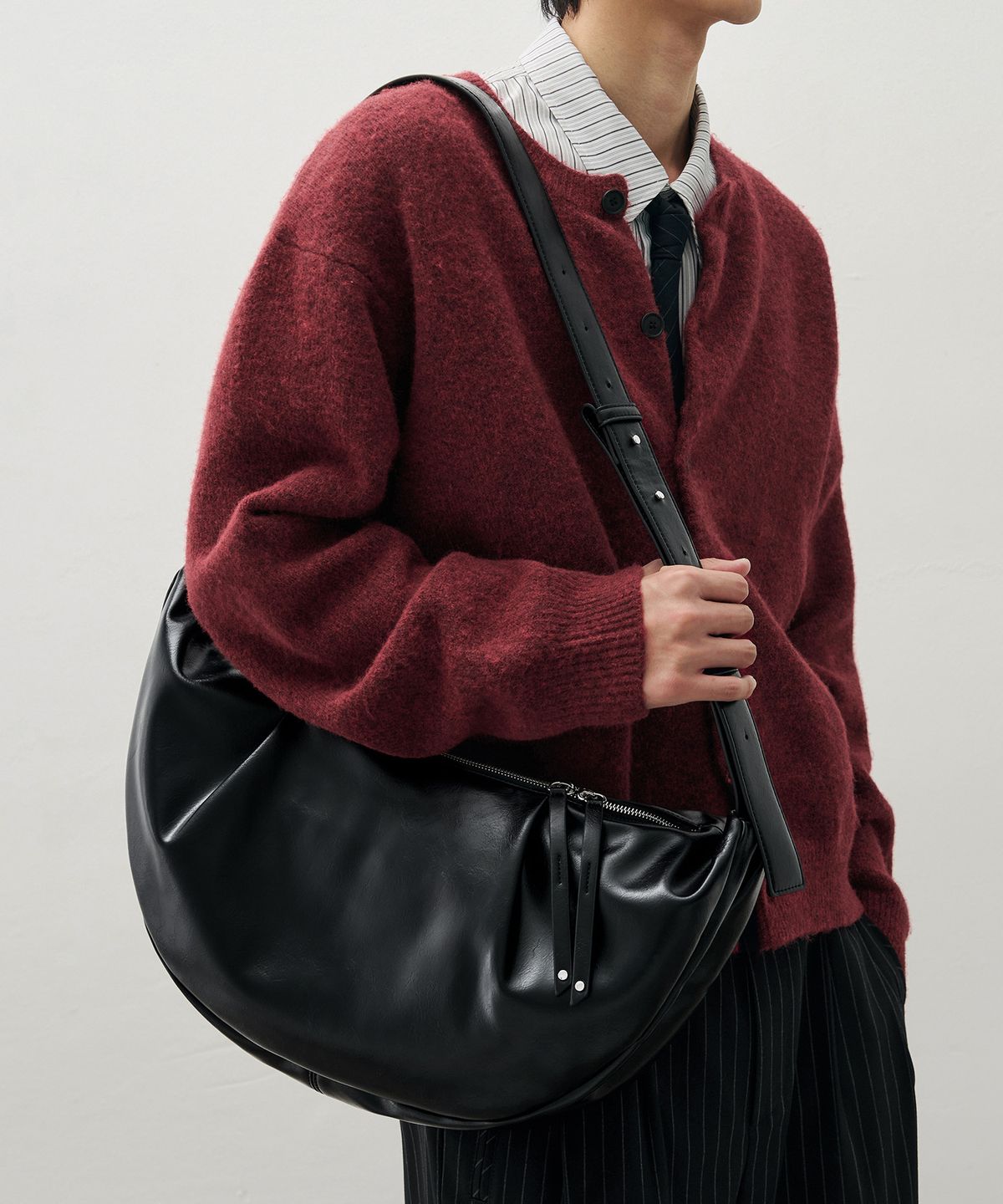 드로우핏(DRAW FIT) 호보 레더 크로스백 [BLACK]