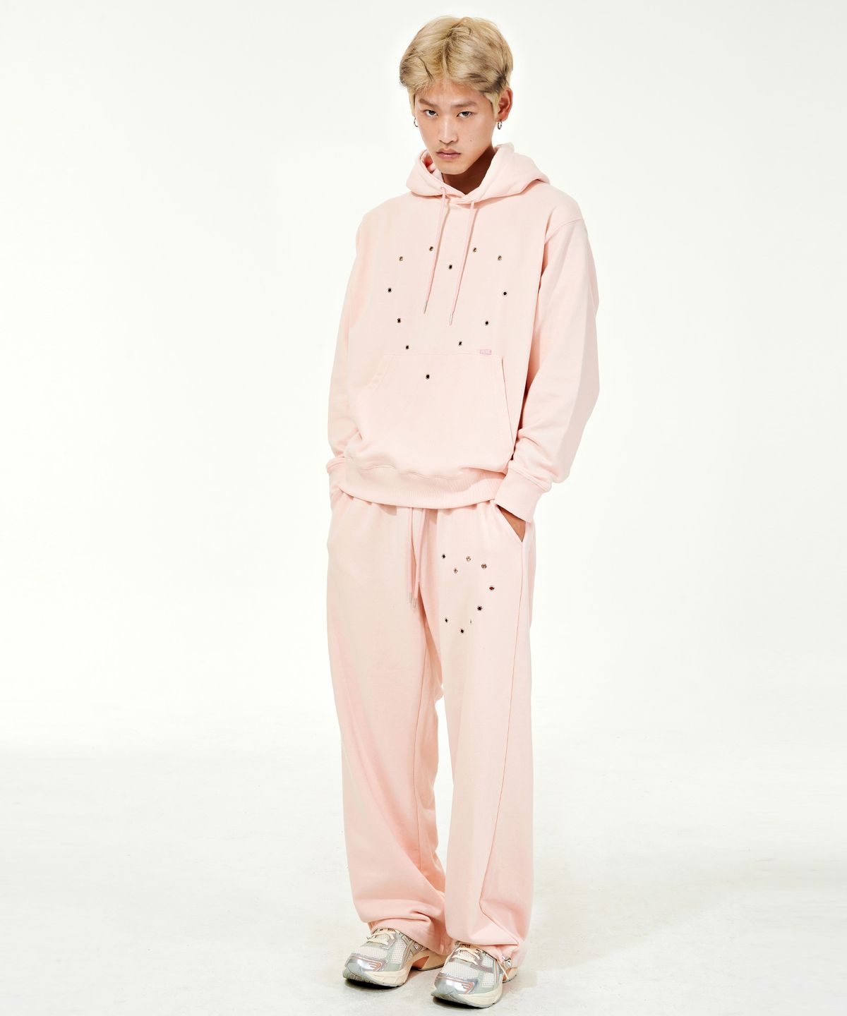 피스메이커(PIECE MAKER) HEART EYELET HOODIE (PINK) (2TYPE)