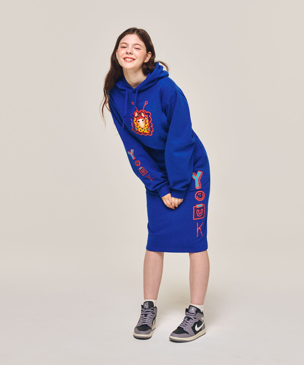 육심원(YOUK SHIM WON) 스탬프크롭후드맨투맨 F 개똥이