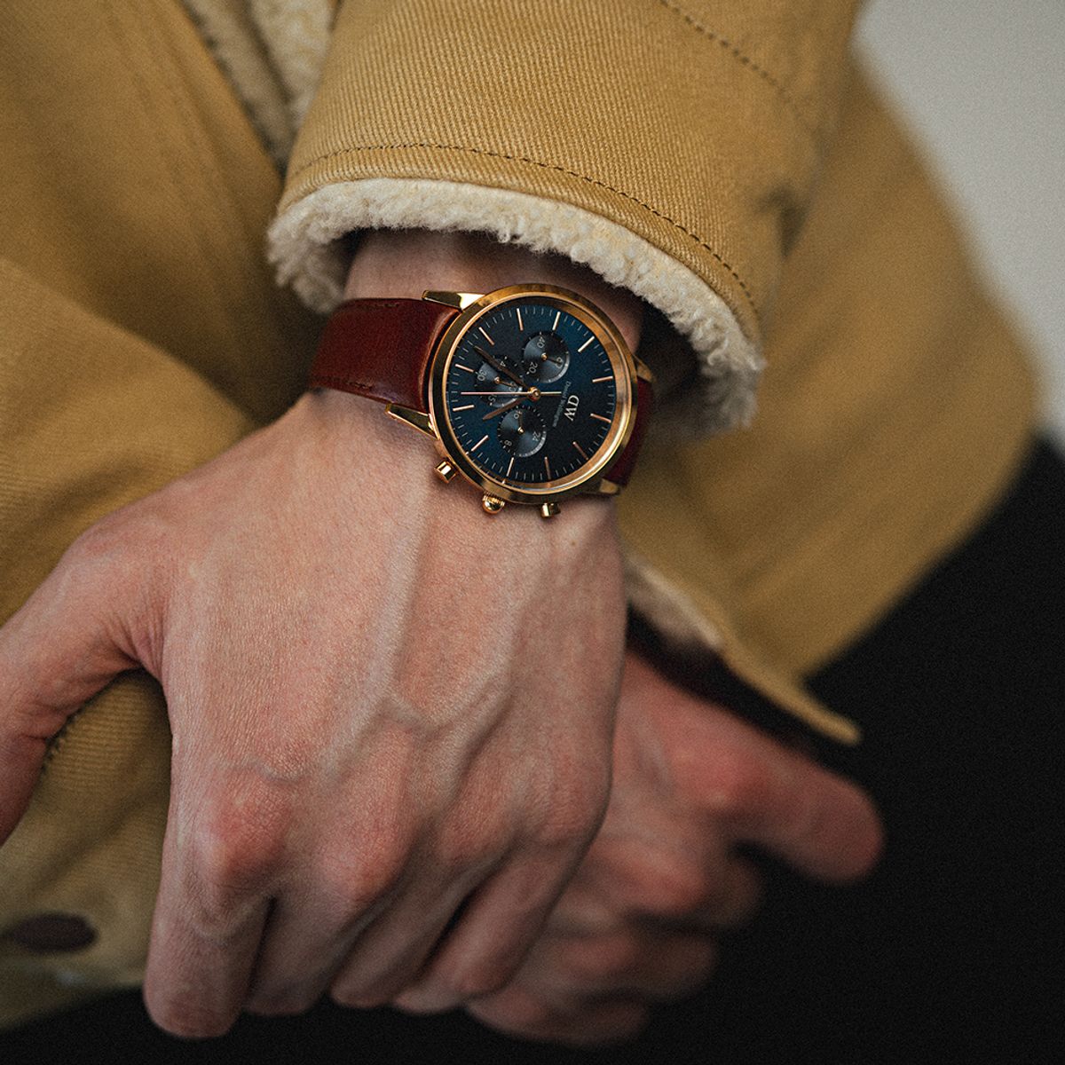 다니엘 웰링턴(DANIEL WELLINGTON) ICONIC CHRONOGRAPH ST MAWES ARCTIC 블루다이얼 남성시계