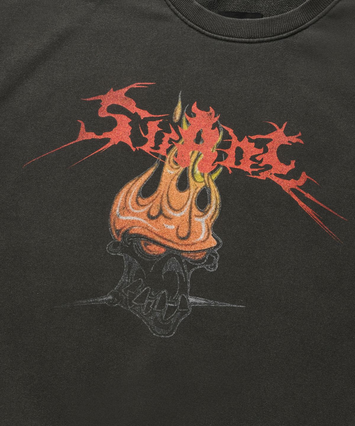 스웨이드(SUADE) ROCK DEAD SKULL CREWNECK [PIGMENT BLACK]