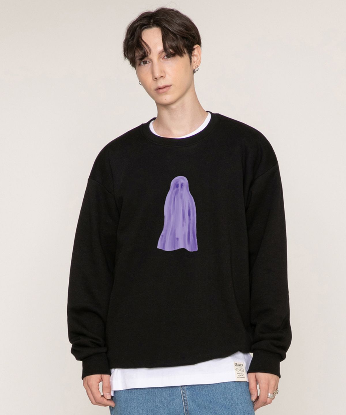 그레이버(GRAVER) [UNISEX]고스트 센터 맨투맨_블랙/퍼플 로고