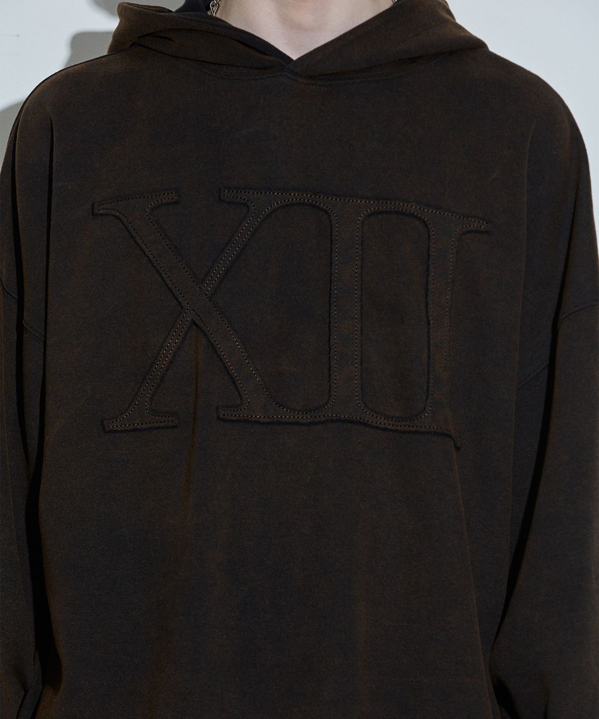 아이돈워너셀(IDWS) XII Applique Sleeve Hoodie Black