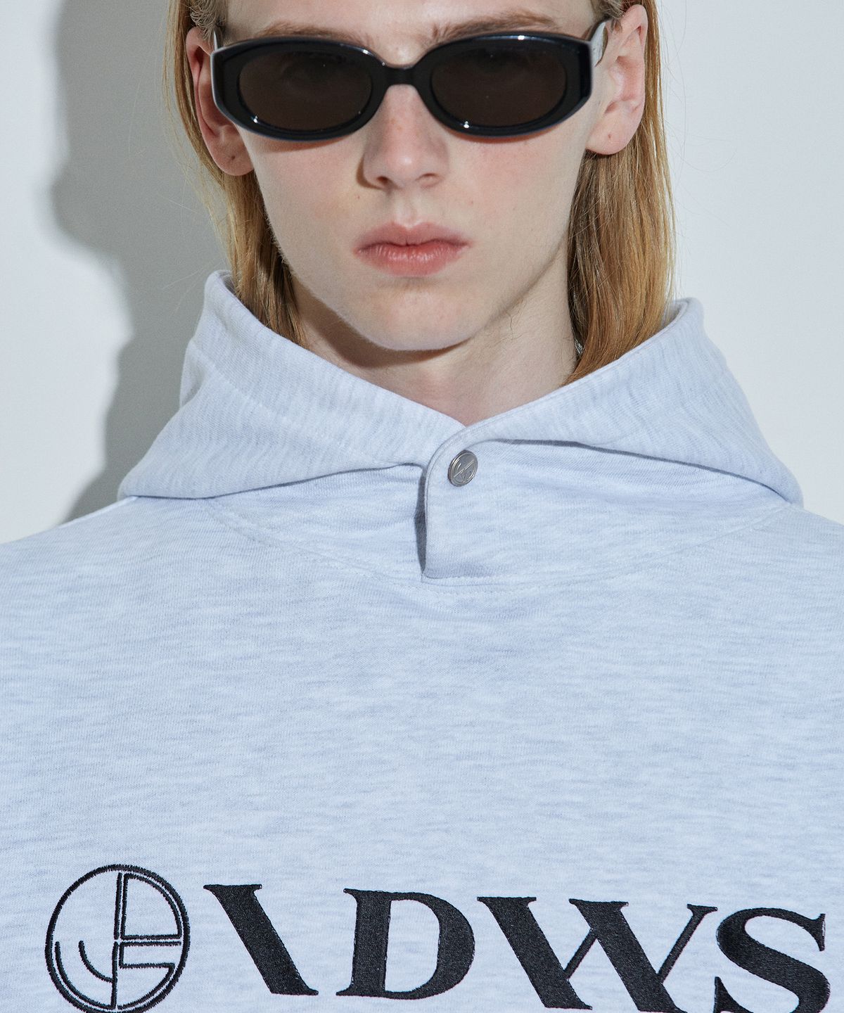 아이돈워너셀(IDWS) Logo Embroidered Hoodie Gray