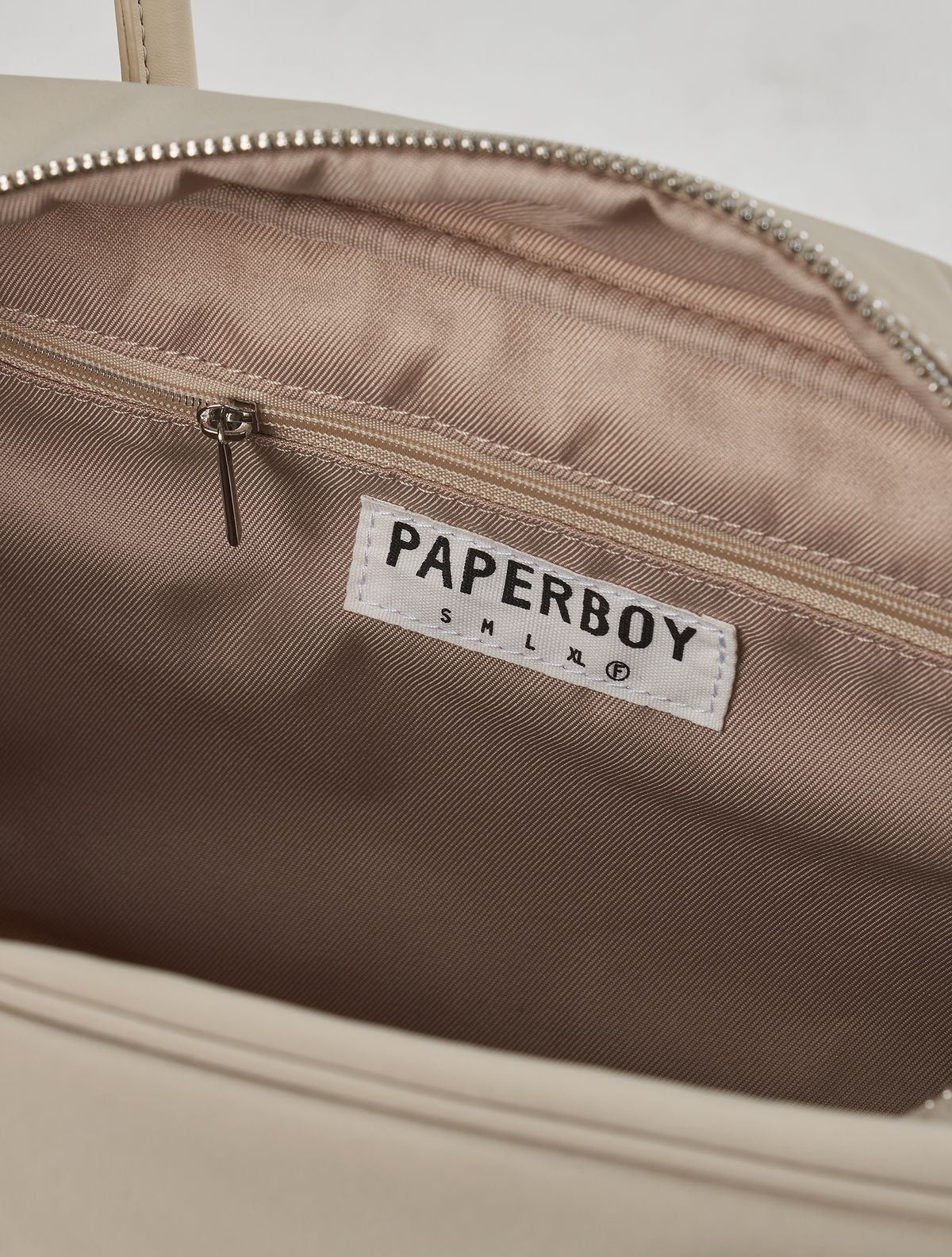 페이퍼보이(PAPERBOY) 스포츠 토트백-베이지