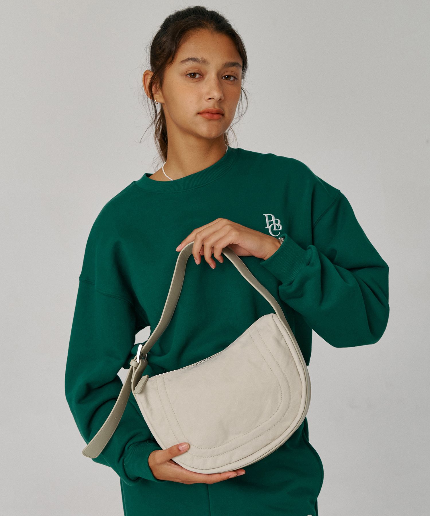 ショルダーバッグ・ポシェット ^PAPERBOY^ Half Moon Shoulder Bag Beige P23FWBA003 MUSINSA | PAPERBOY Half Moon Shoulder Bag - Beige