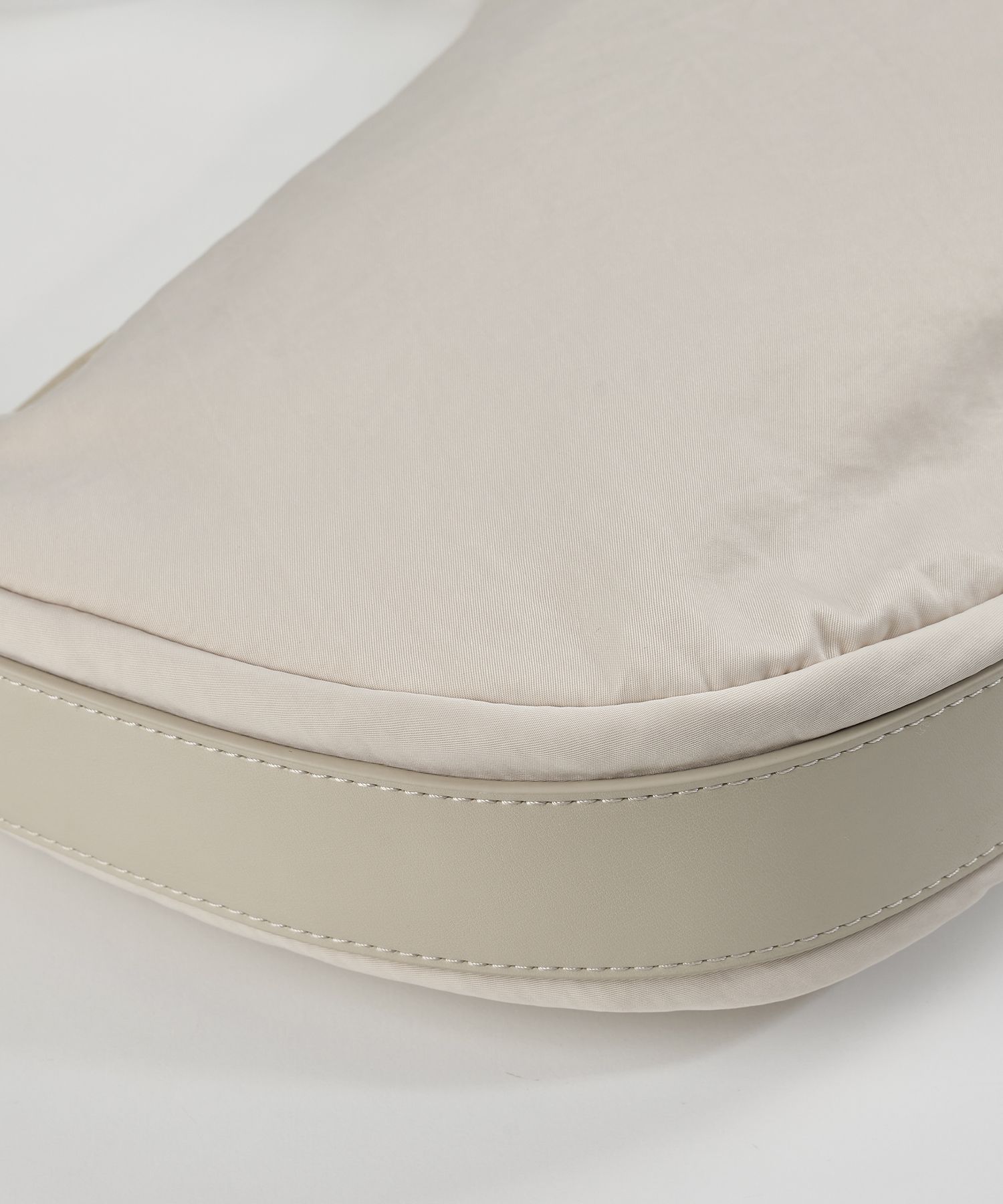 ショルダーバッグ・ポシェット ^PAPERBOY^ Half Moon Shoulder Bag Beige P23FWBA003 MUSINSA | PAPERBOY Half Moon Shoulder Bag - Beige