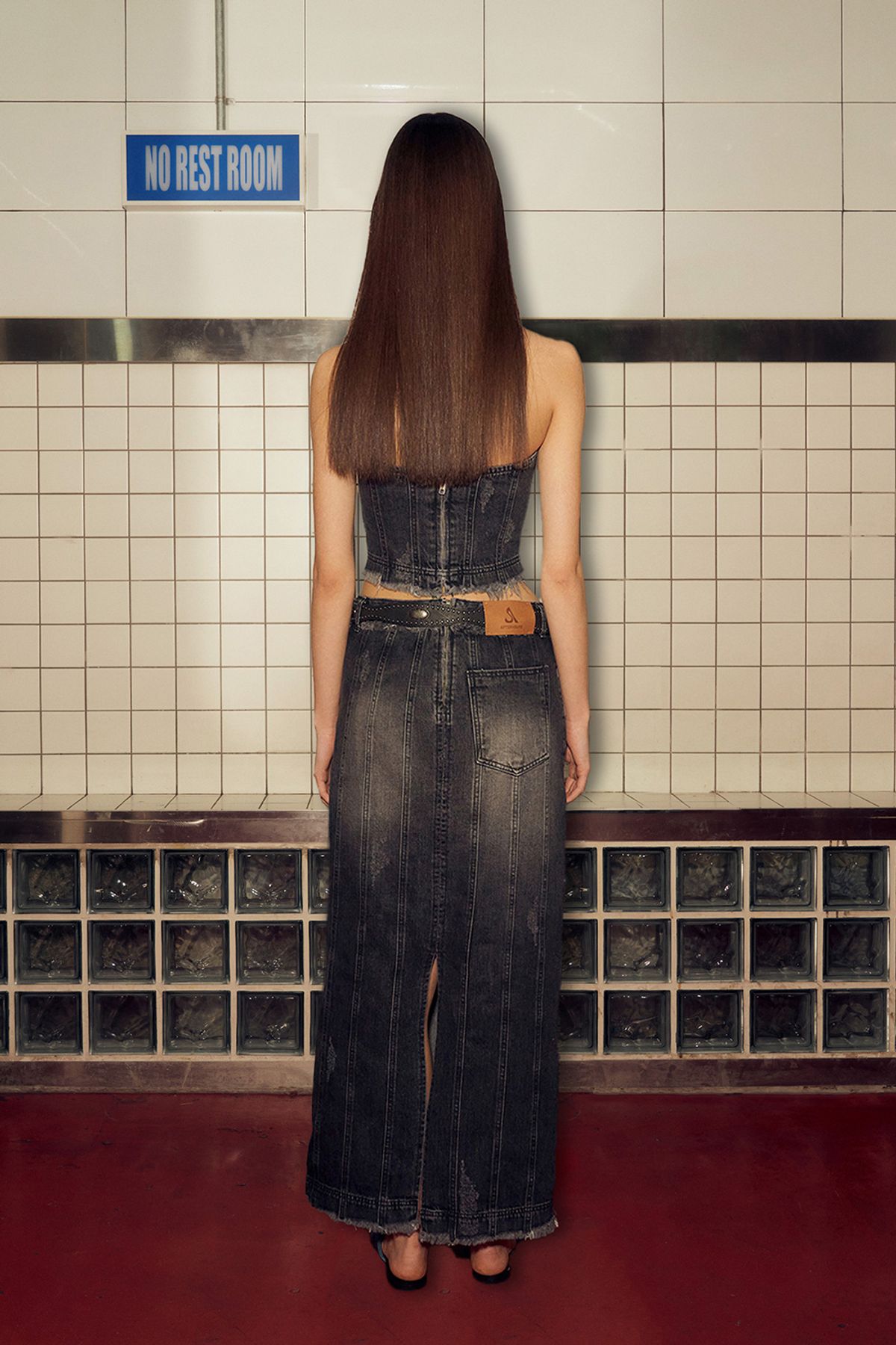 애프터아워즈(AFTERHOURS) DENIM PANELLED TUBE TOP (BLACK)