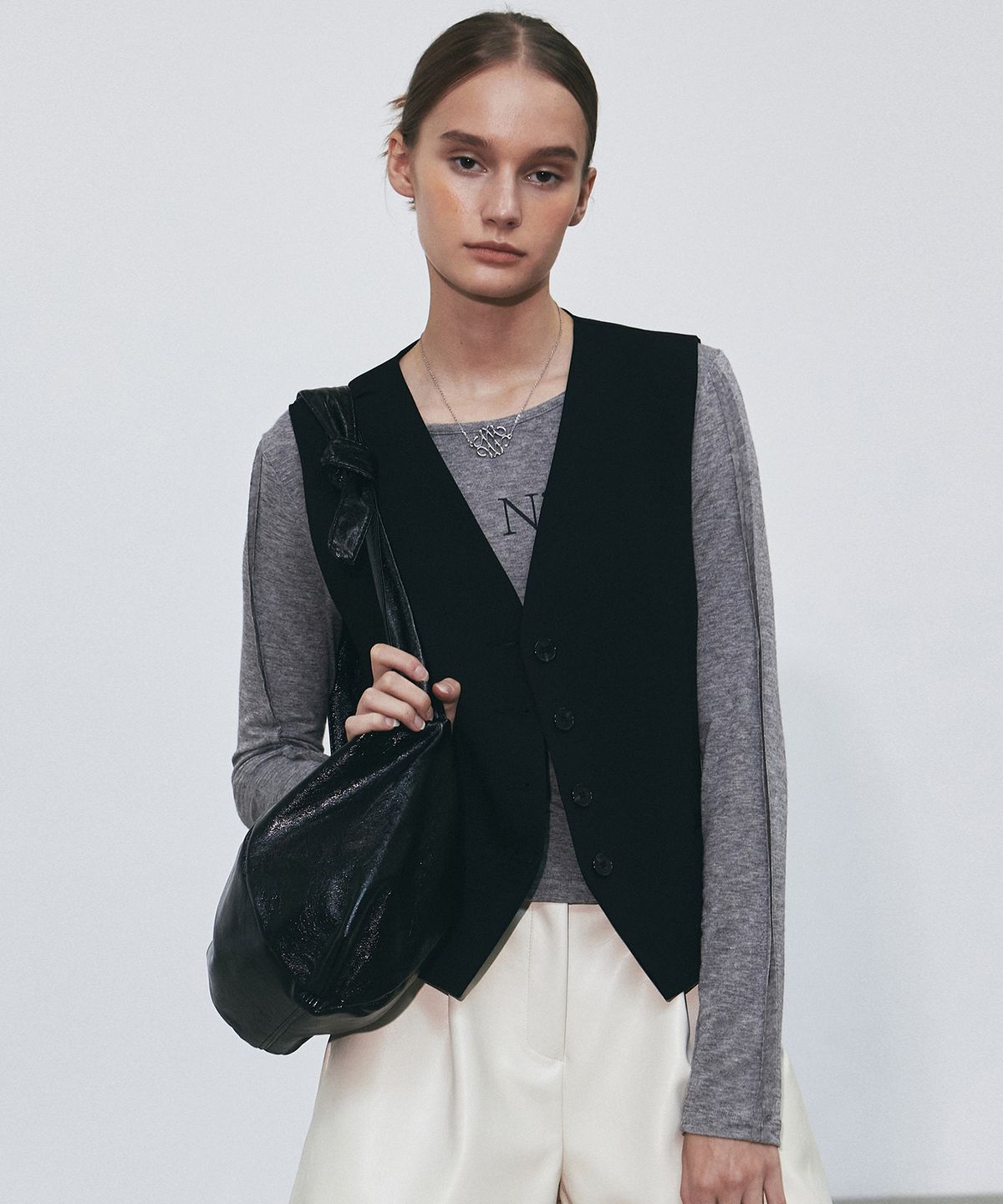 닉앤니콜(NICK&NICOLE) SINGLE BREASTED BUCKLE VEST_BLACK