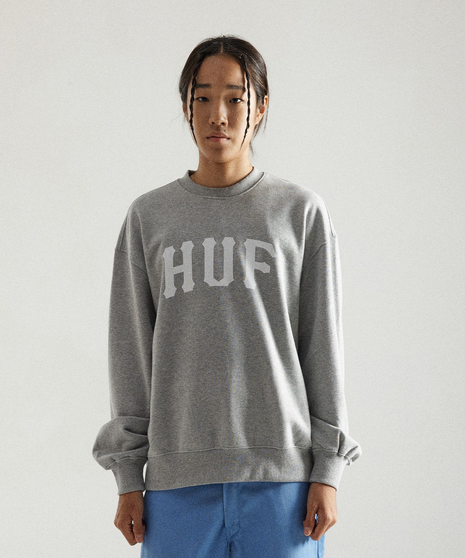 ★HUF★ARCH LOGO CREWNECK★送料・関税込★ユニセックス MUSINSA | HUF ARCH LOGO CREWNECK [GREY]