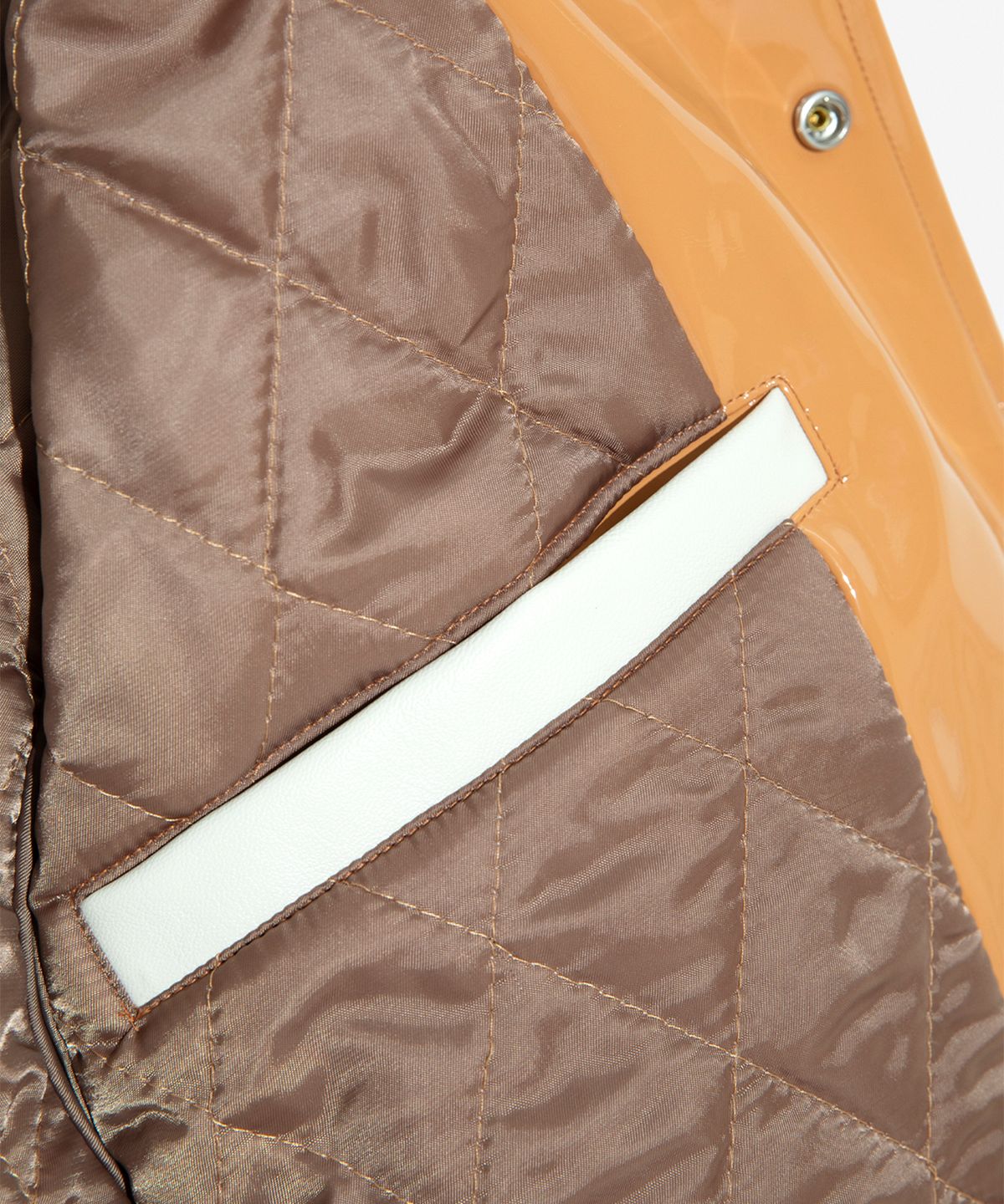 벌스데이수트(BIRTHDAYSUIT) PATENT STADIUM JACKET (BEIGE)
