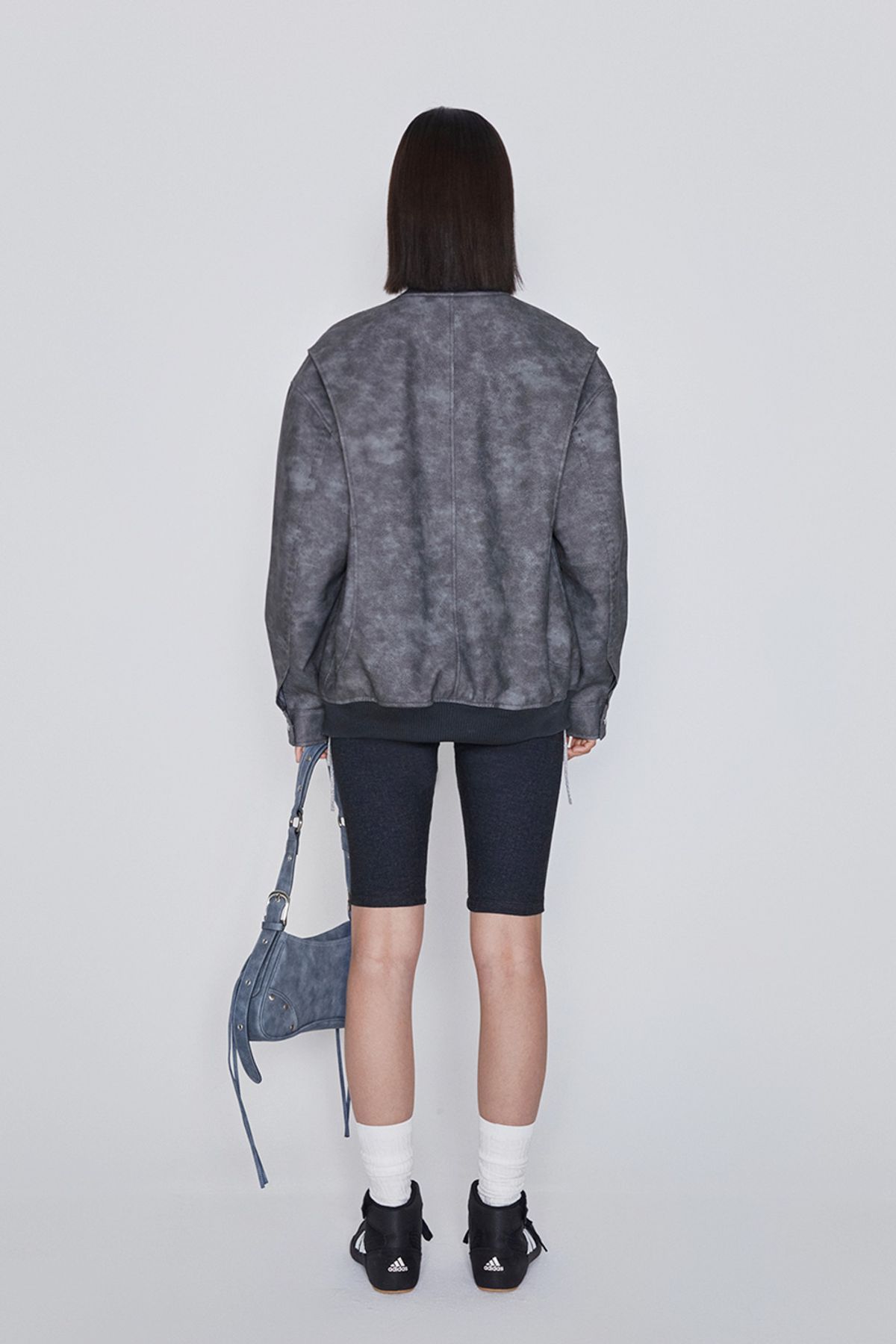 애프터아워즈(AFTERHOURS) LEATHER OVERSIZED BOMBER JACKET (CHARCOAL)