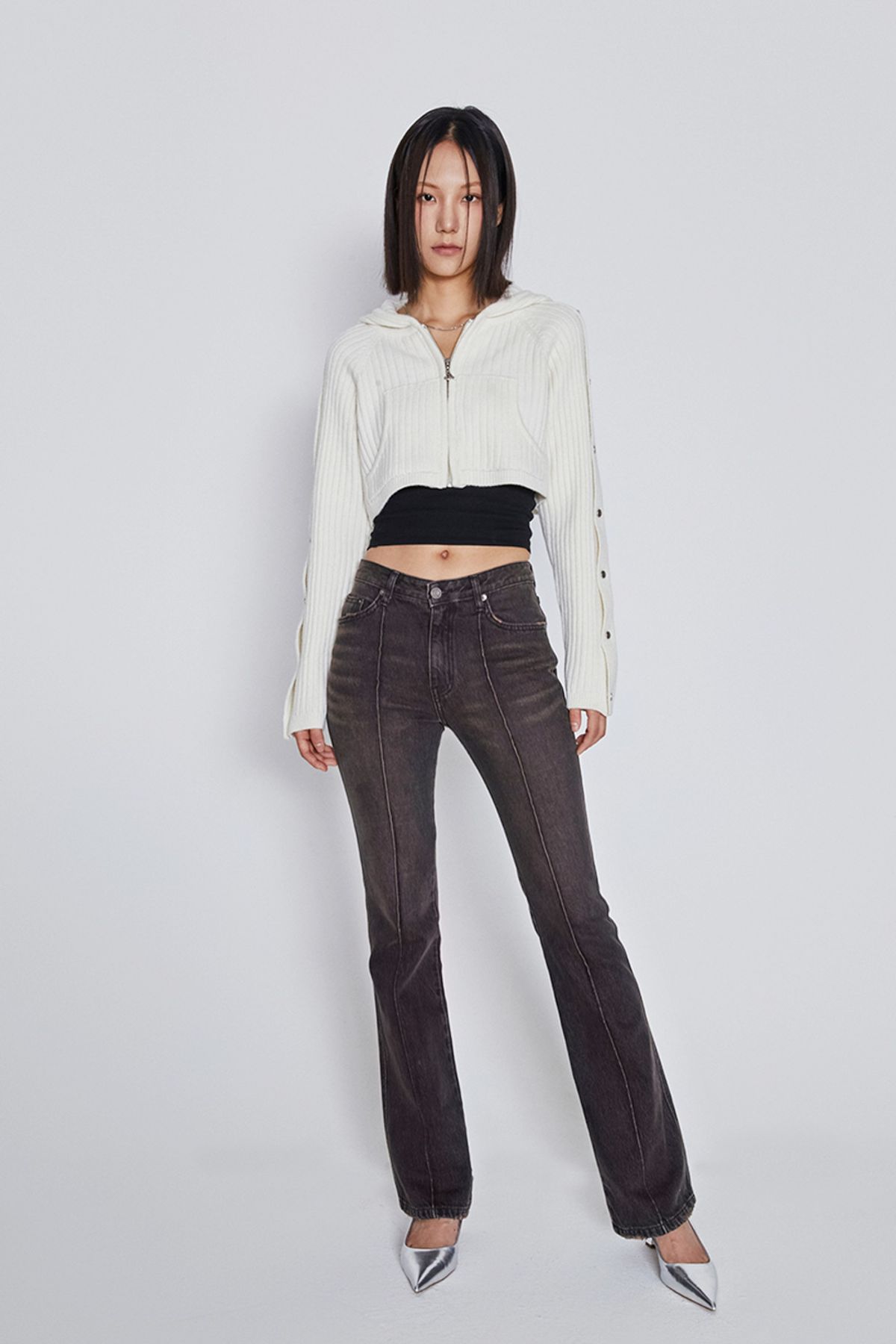 애프터아워즈(AFTERHOURS) DENIM PINTUCK BOOTSCUT PANTS (BROWN)