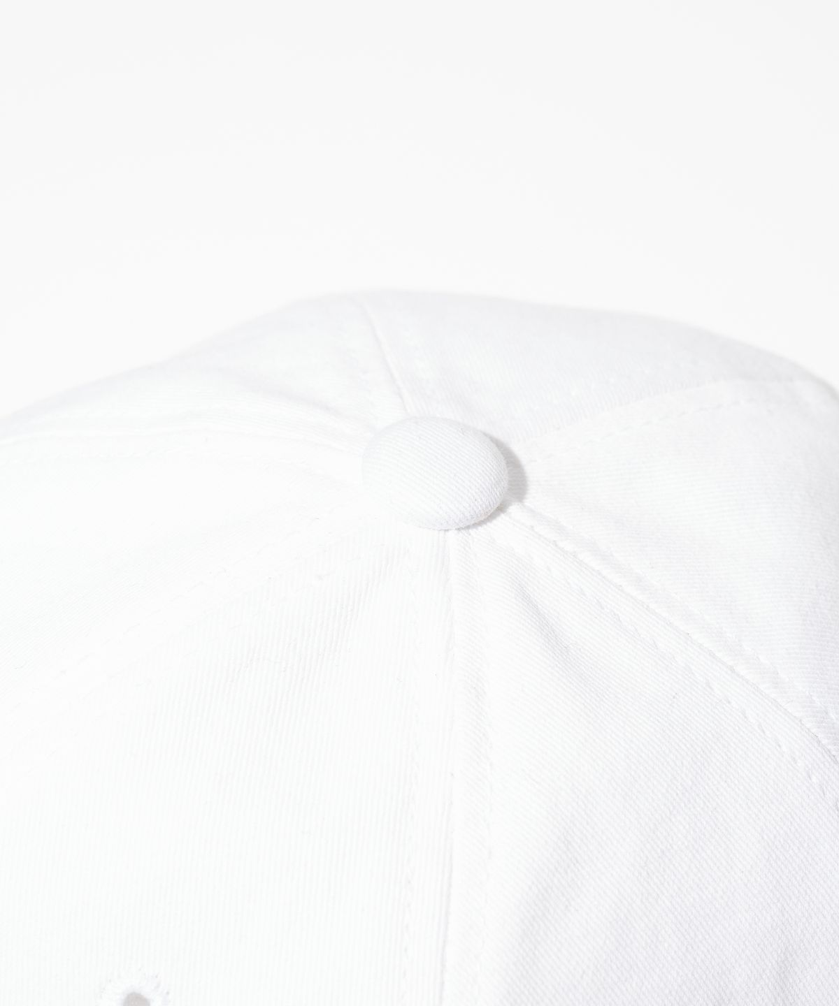 밀로 아카이브(MILLO ARCHIVE) 홀리데이 시그니처 볼 캡 [퓨어 화이트]