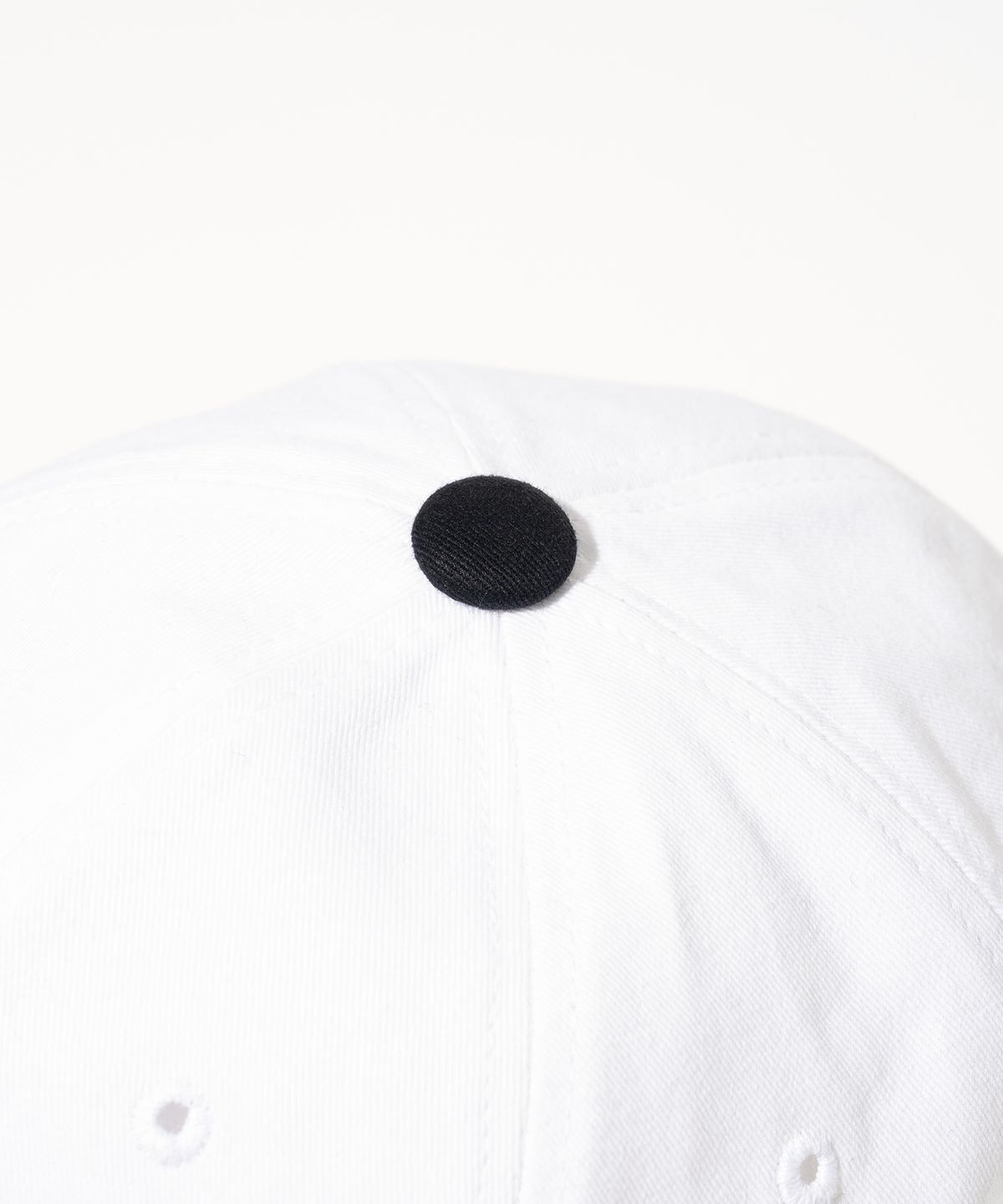 밀로 아카이브(MILLO ARCHIVE) 홀리데이 시그니처 볼 캡 [화이트 블랙]