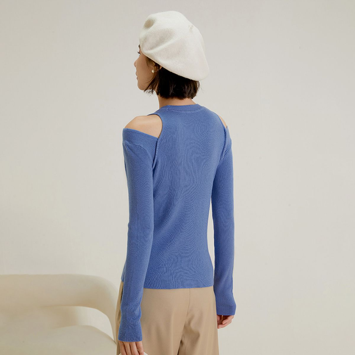 랭썬(LANGSON) LS_Shoulder cutout knit top_BLUE