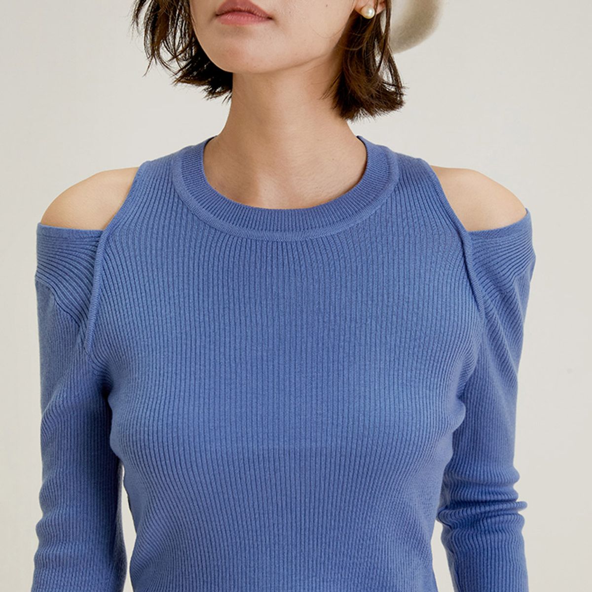 랭썬(LANGSON) LS_Shoulder cutout knit top_BLUE