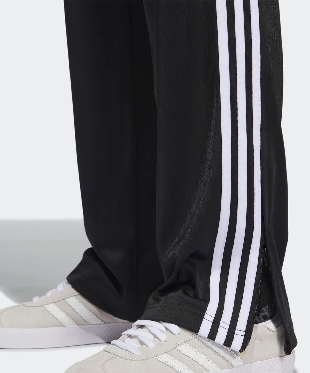 아디다스(ADIDAS) 파이어버드 트랙 팬츠 - 블랙 / IJ7055