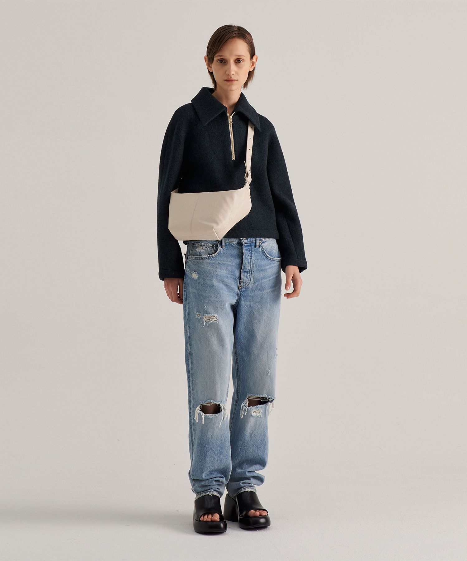 MUNIER★韓国★人気ブランド★RIDER SLING BAG_3COLORS 追跡あり MUSINSA | MUNIER Rider Sling Bag - Ivory